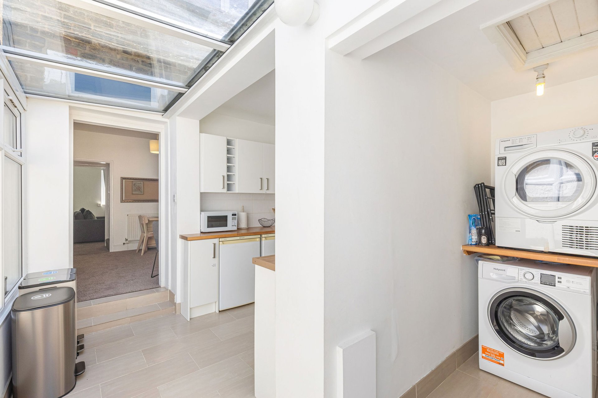 View GuestReady - Charming Kingston Home with Garden in 71 Acre Rd, Kingston upon Thames KT2 6ES, UK KT2 6ES GuestReady - Charming Kingston Home with Garden in 71 Acre Rd, Kingston upon Thames KT2 6ES, UK KT2 6ES - Property image 12 - VivreStays