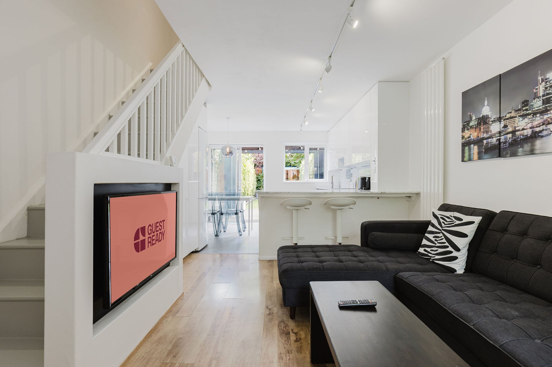 GuestReady - Modern 2bed with Garden in Southwark in 58 Henley Drive, London SE1 3AR, UK, London, United Kingdom - Property image 8 - VivreStays