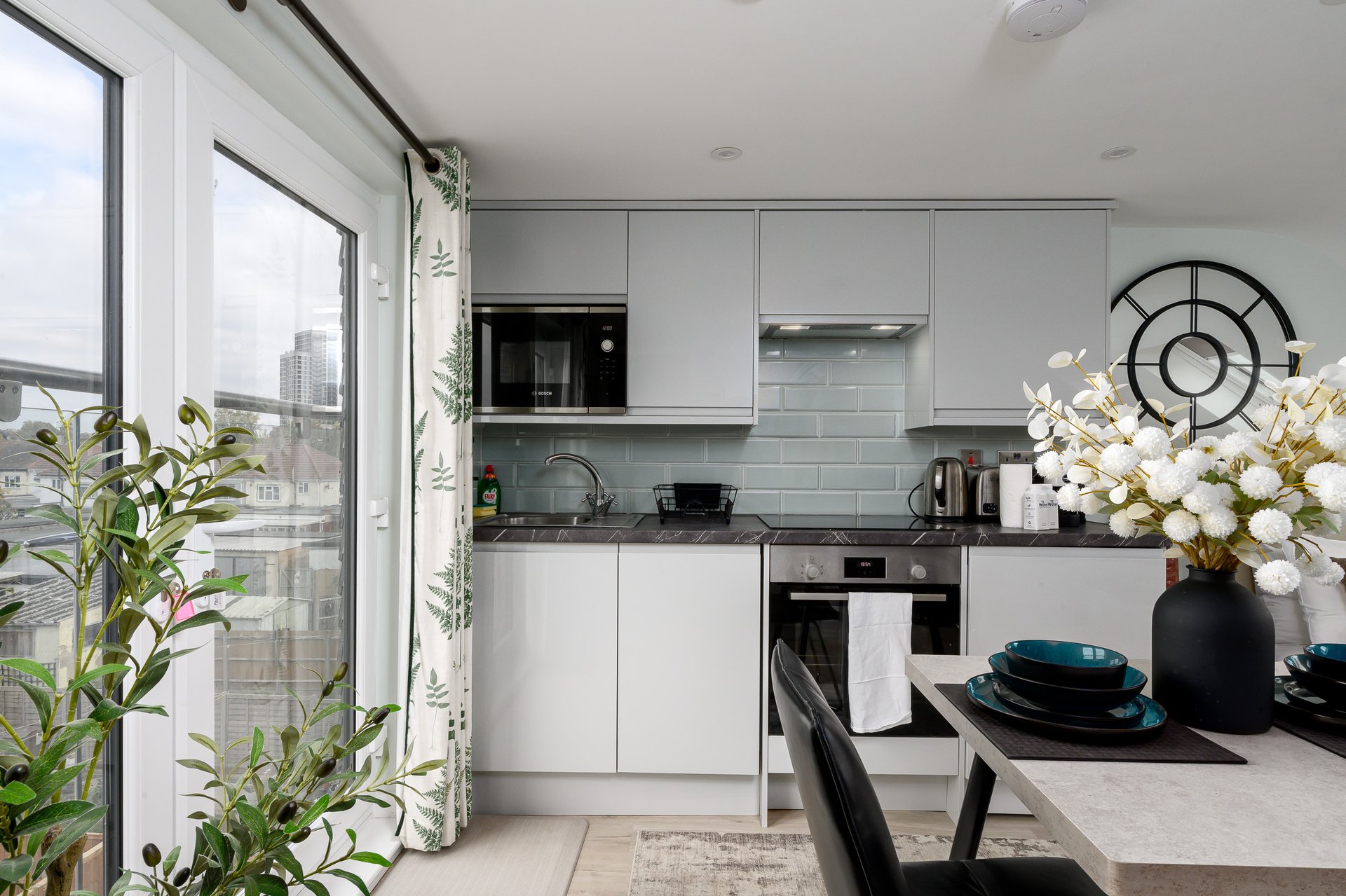 View GuestReady - Modern studio near Wembley Stadium in 8 Perimeade Road, Perivale, Greenford UB6 7AR, UK UB6 7AR GuestReady - Modern studio near Wembley Stadium in 8 Perimeade Road, Perivale, Greenford UB6 7AR, UK UB6 7AR - Property image 6 - VivreStays