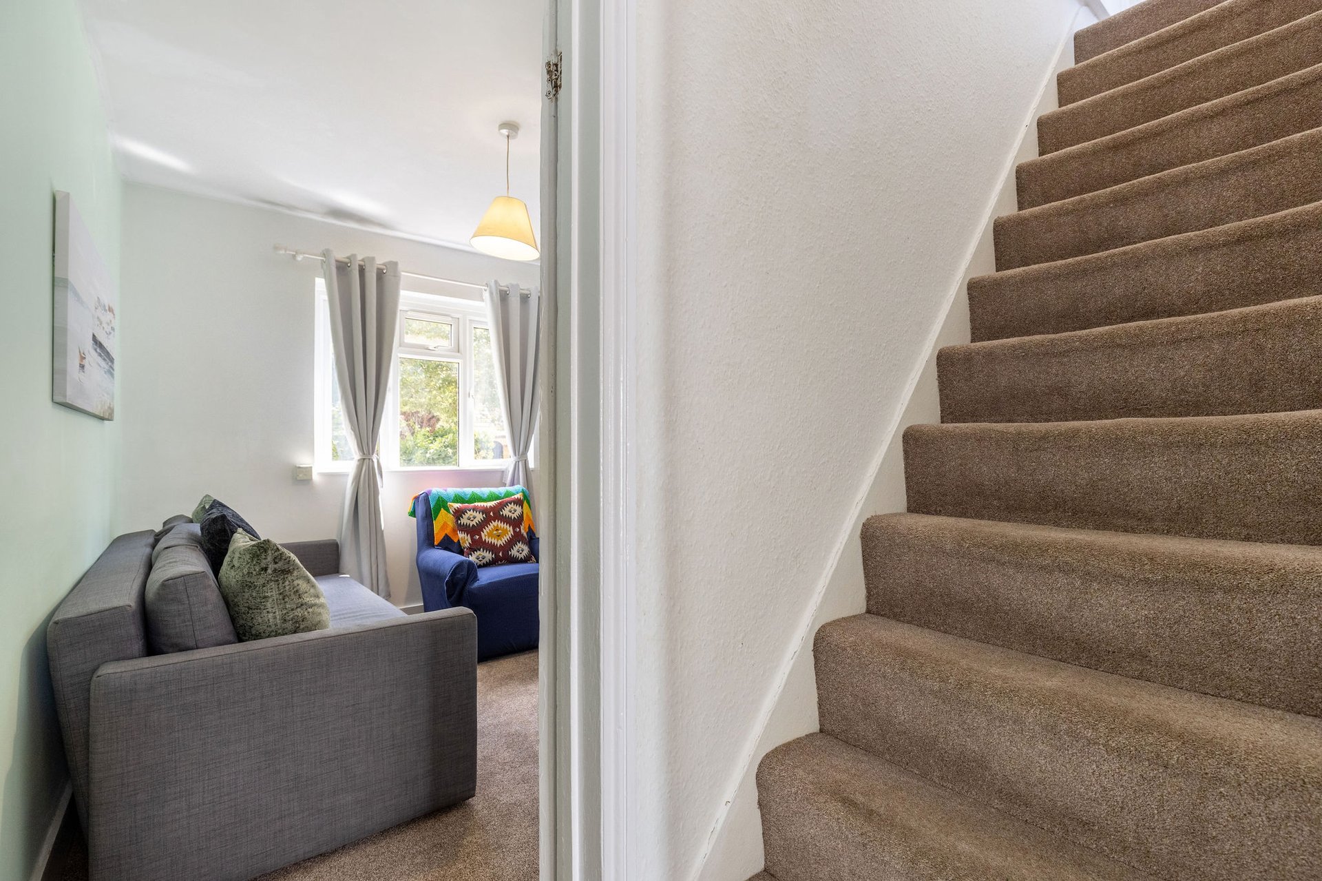 View GuestReady - Charming Kingston Home with Garden in 71 Acre Rd, Kingston upon Thames KT2 6ES, UK KT2 6ES GuestReady - Charming Kingston Home with Garden in 71 Acre Rd, Kingston upon Thames KT2 6ES, UK KT2 6ES - Property image 11 - VivreStays