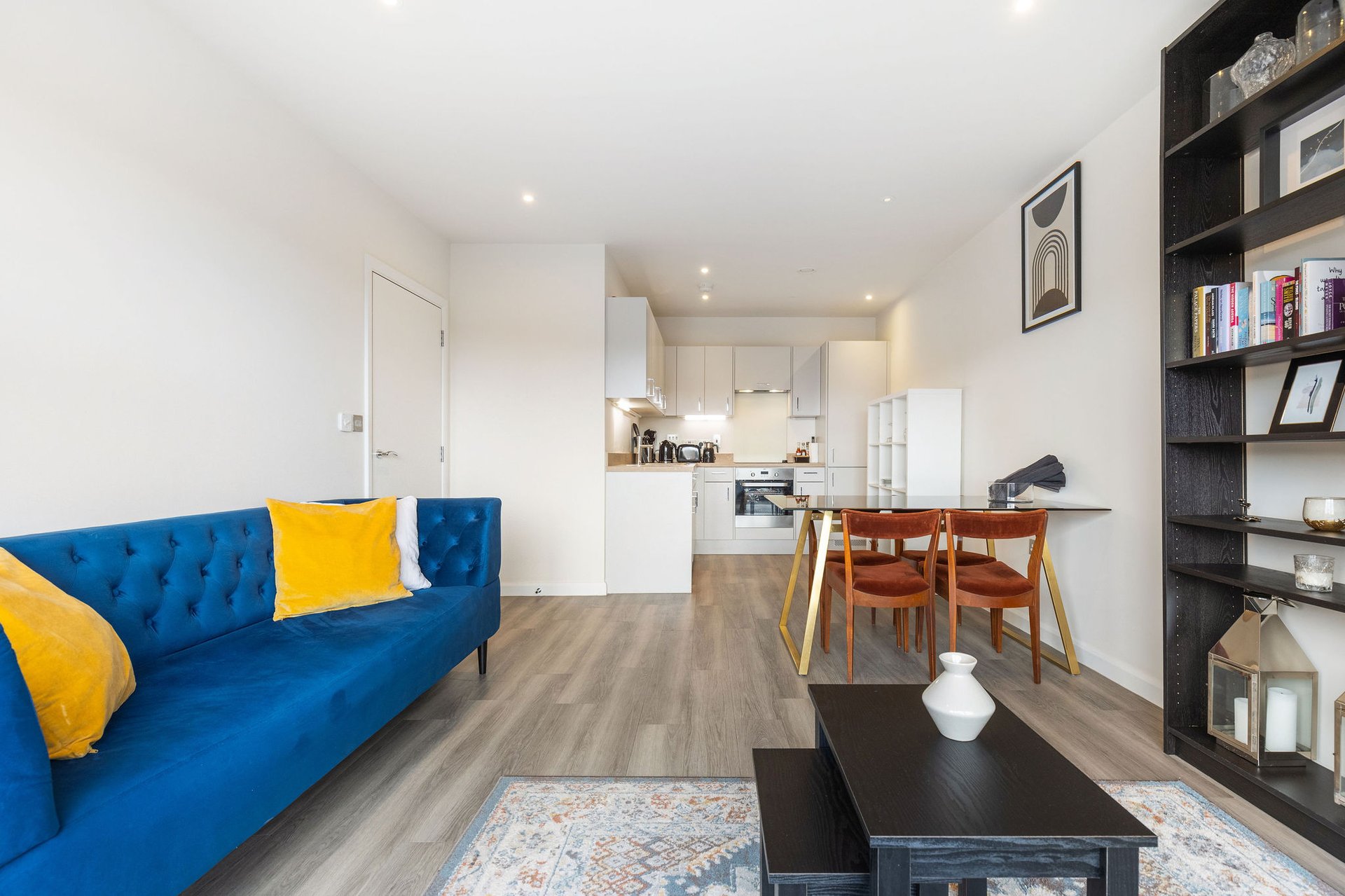 GuestReady - Millbrook Park retreat with balcony in 46 Arum Apartments, 22 Royal Engineers Way, London NW7 1SX, UK NW7 1SX - Property image 8 - VivreStays