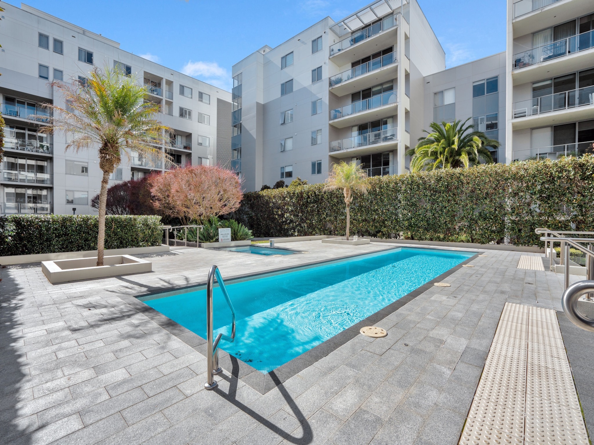 Modern 1-bed Unit With Pool Views And Balcony - 오스트레일리아