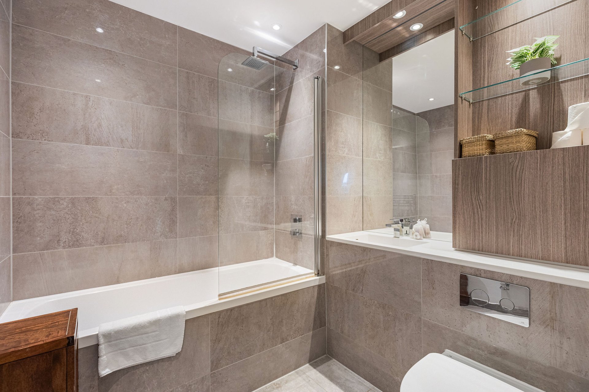 GuestReady - Chic Urban Retreat with Balcony | 20min Oxford Circus in flat 37, 10 Banister Road, London W10 4BH, UK, London, United Kingdom - Property image 5 - VivreStays