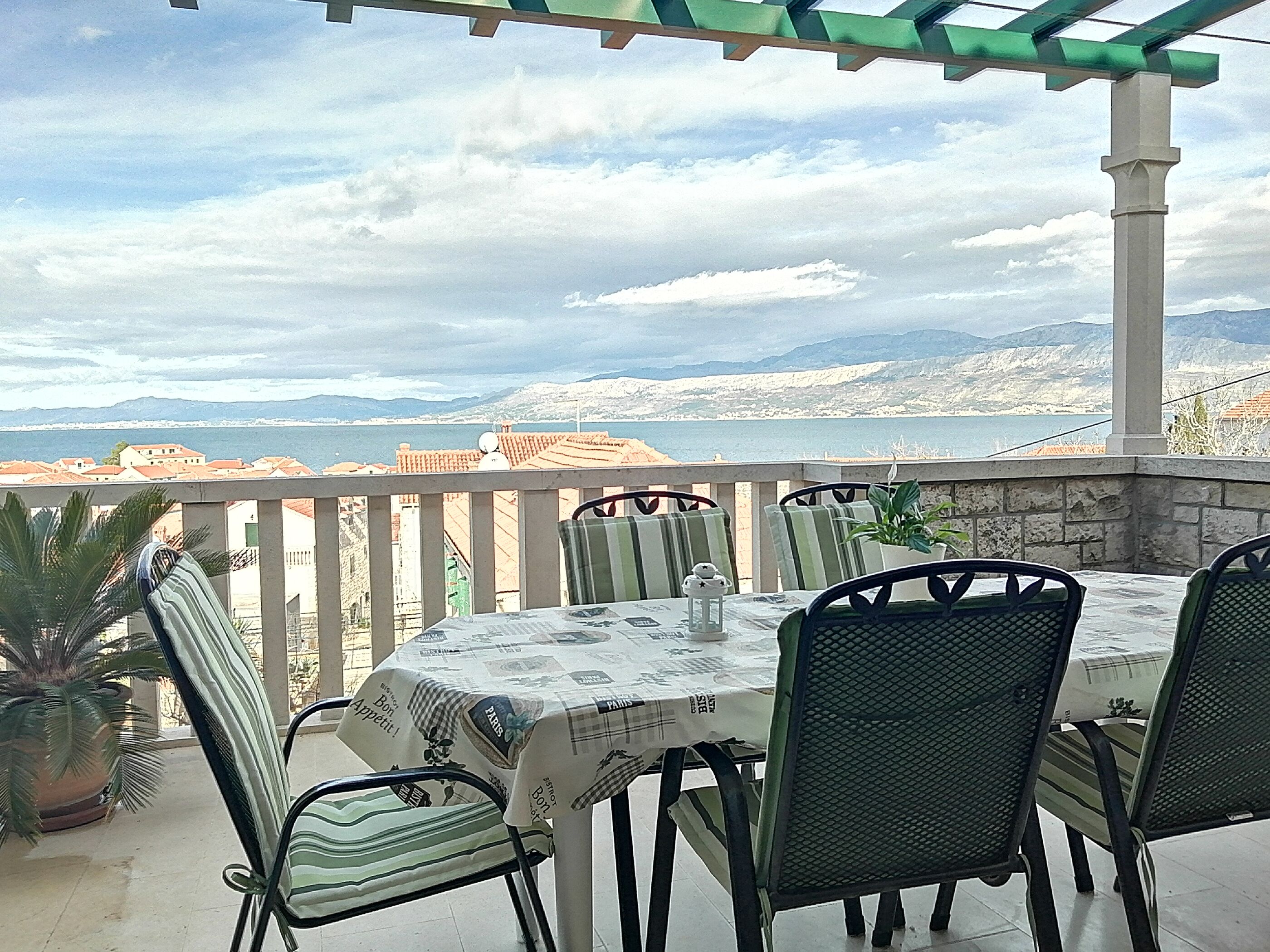 Vakantiehuis in Postira - island Brac (Kroatië) 2 honden zijn welkom