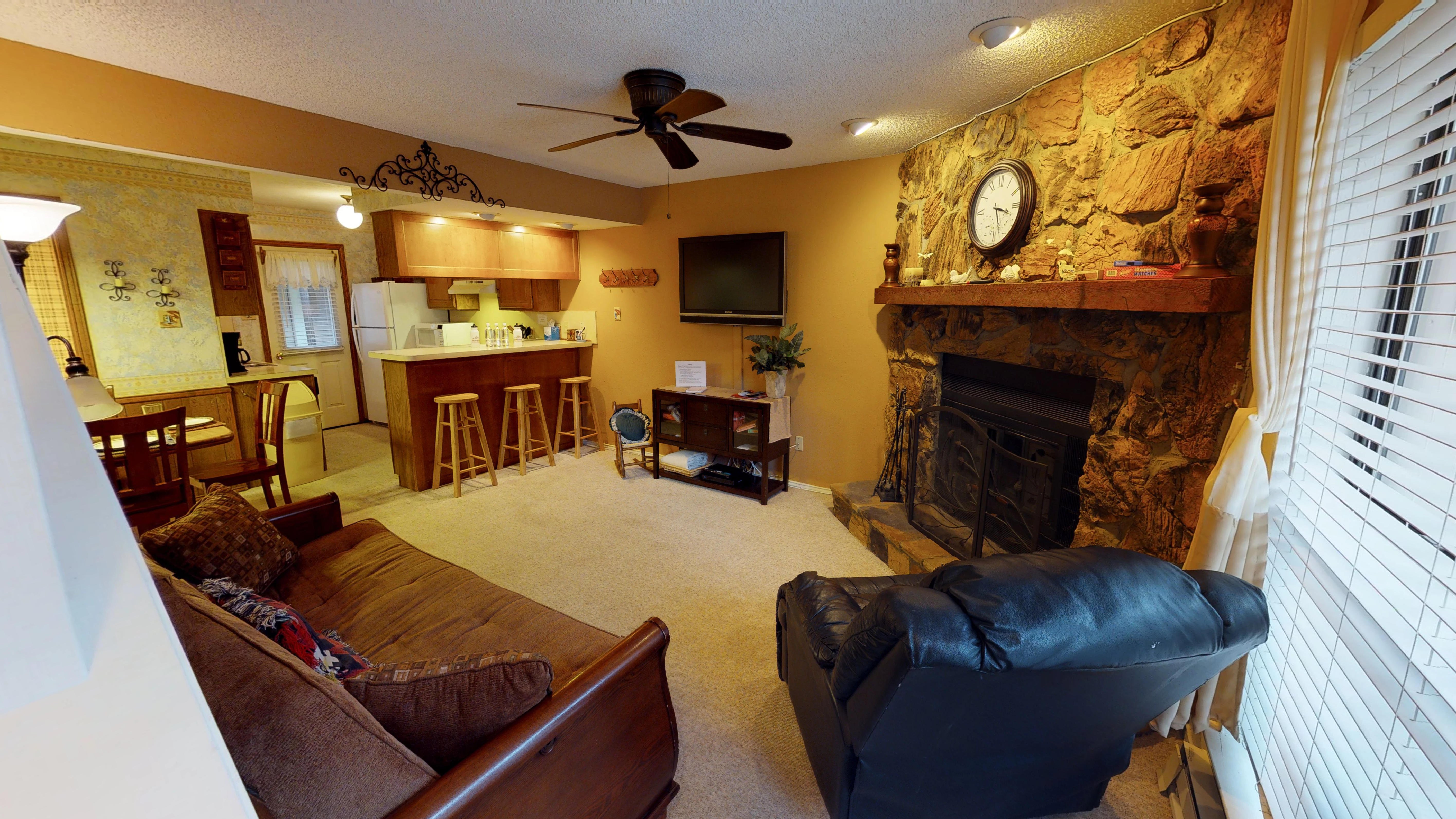 Mountain Views And High Speed Wifi - Exquisite Townhouse Retreat - Red River, NM