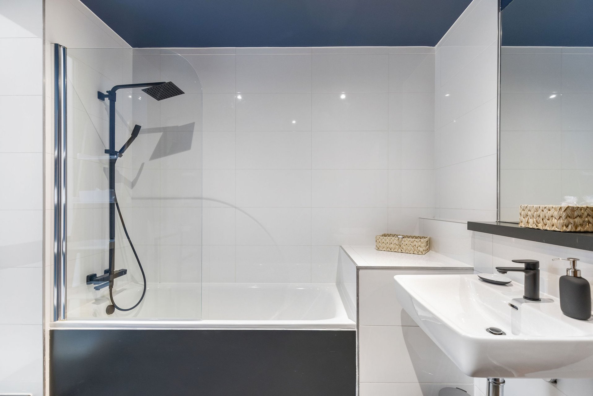 Stylish Hoxton Duplex   Perfect for Couples   Small Groups in flat 14, 22 Westland Place, London N1 7JR, UK, London, United Kingdom - Property image 14 - VivreStays