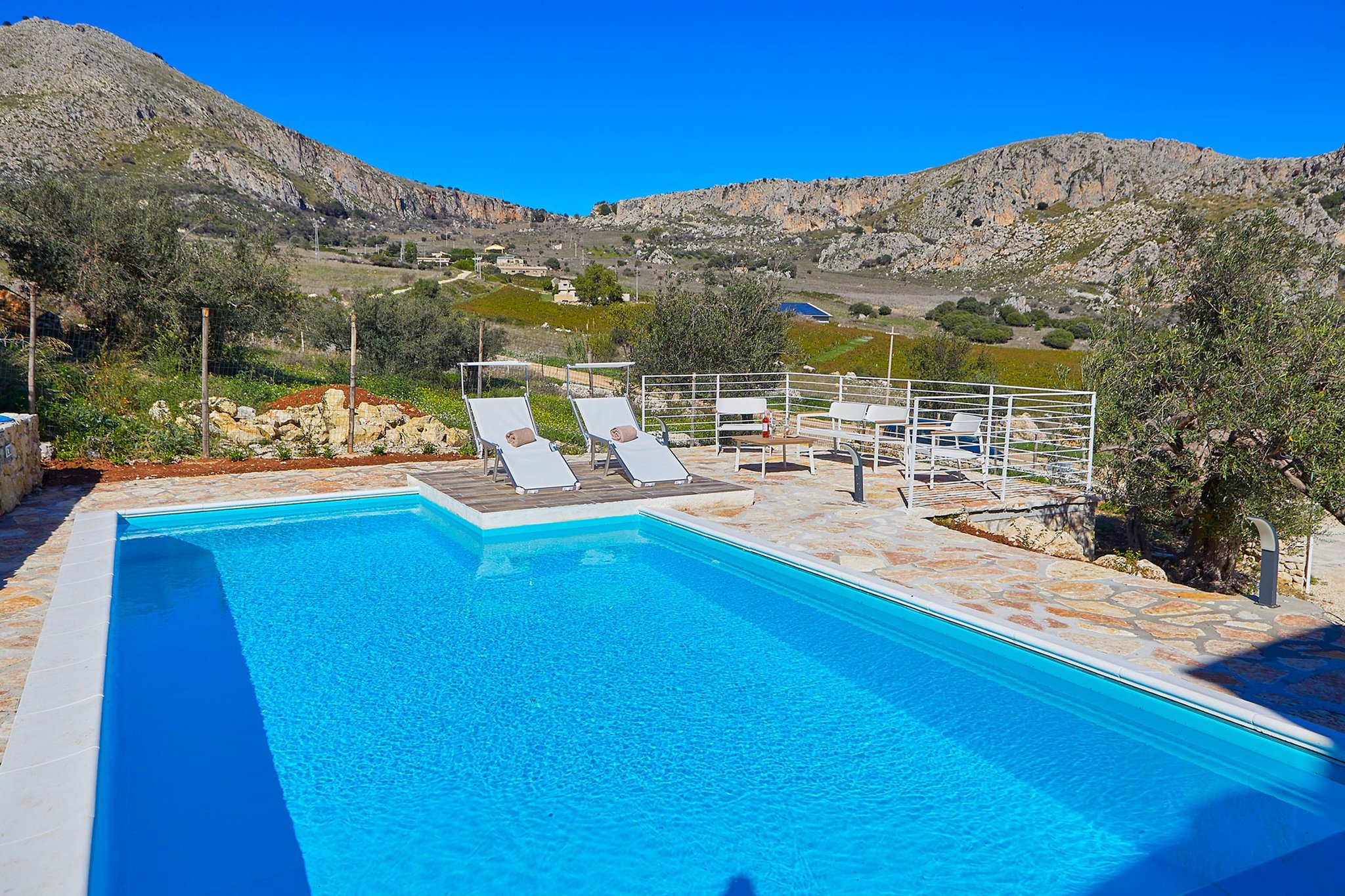 Vila 3 quartos, com piscina