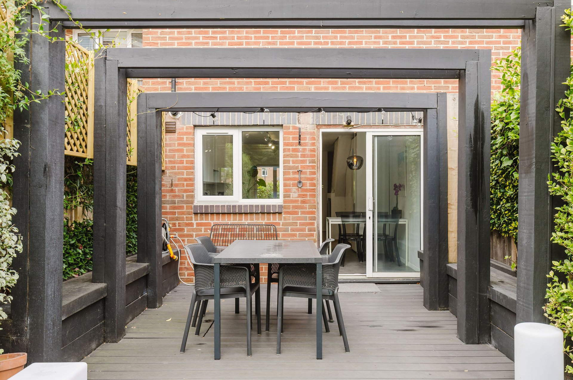 GuestReady - Modern 2bed with Garden in Southwark in 58 Henley Drive, London SE1 3AR, UK, London, United Kingdom - Property image 6 - VivreStays
