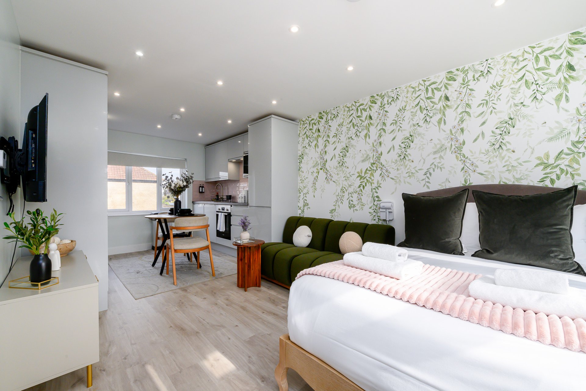 GuestReady - Stylish 1bed near Wembley Stadium in 8 Perimeade Road, Perivale, Greenford UB6 7AR, UK UB6 7AR - Property image 7 - VivreStays