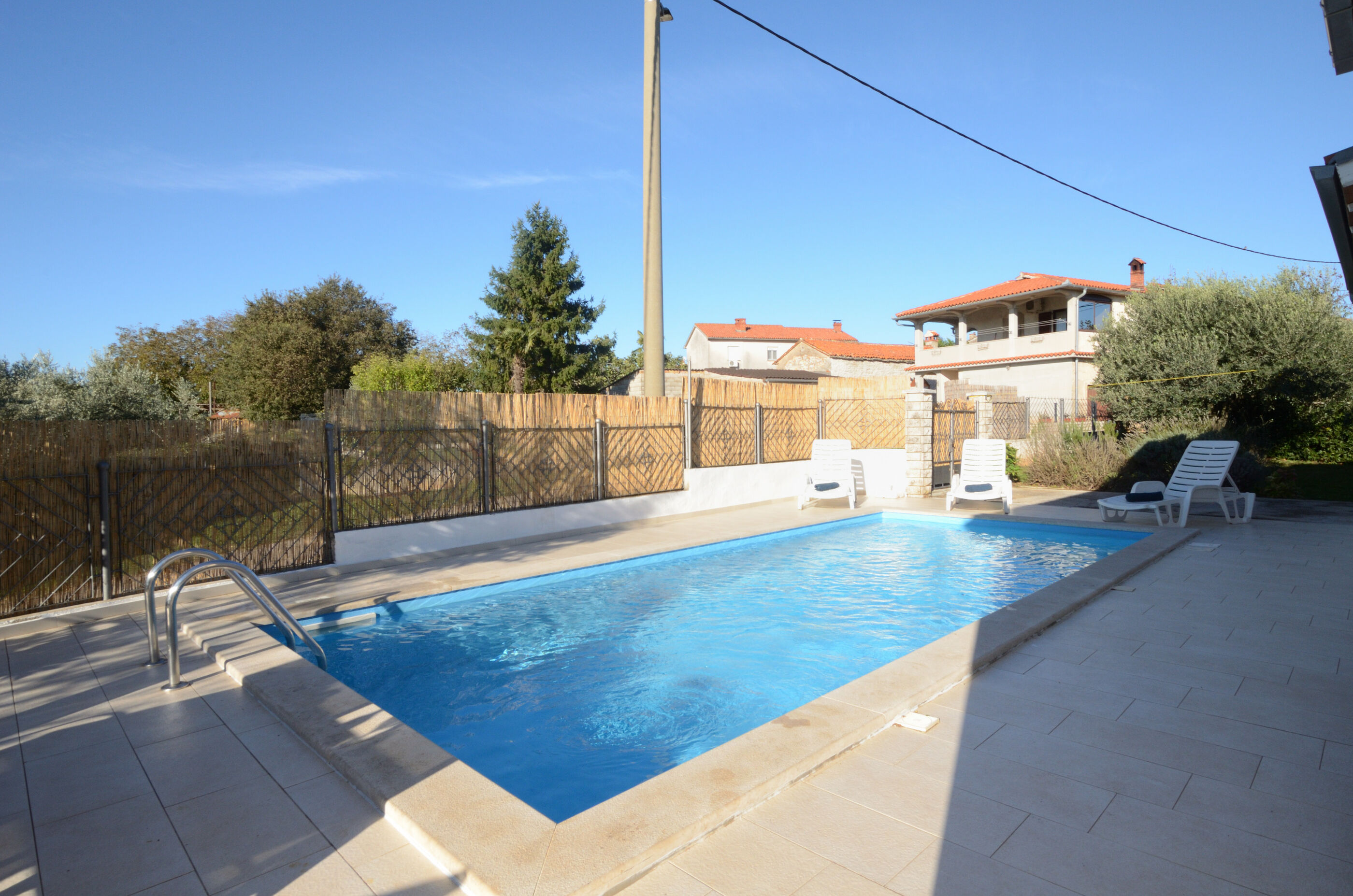 Ferienhaus mit umzäuntem Garten in Barban (Kroatië) und 2 Hunde erlaubt