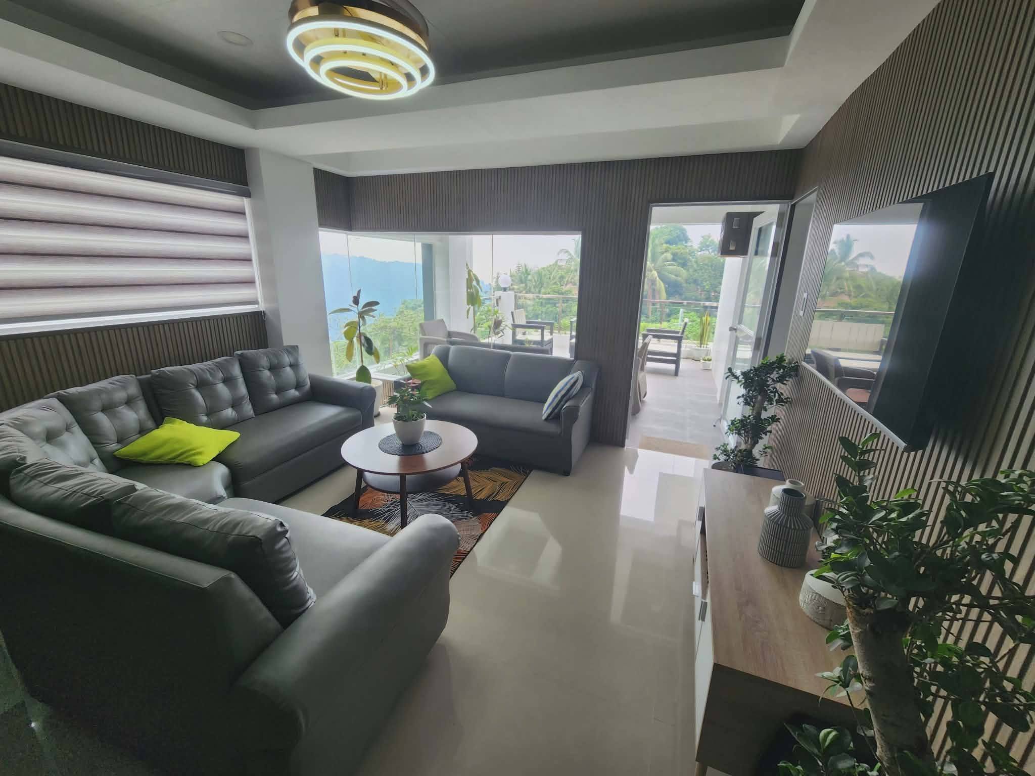 Apartment 4 bedrooms, with sea view