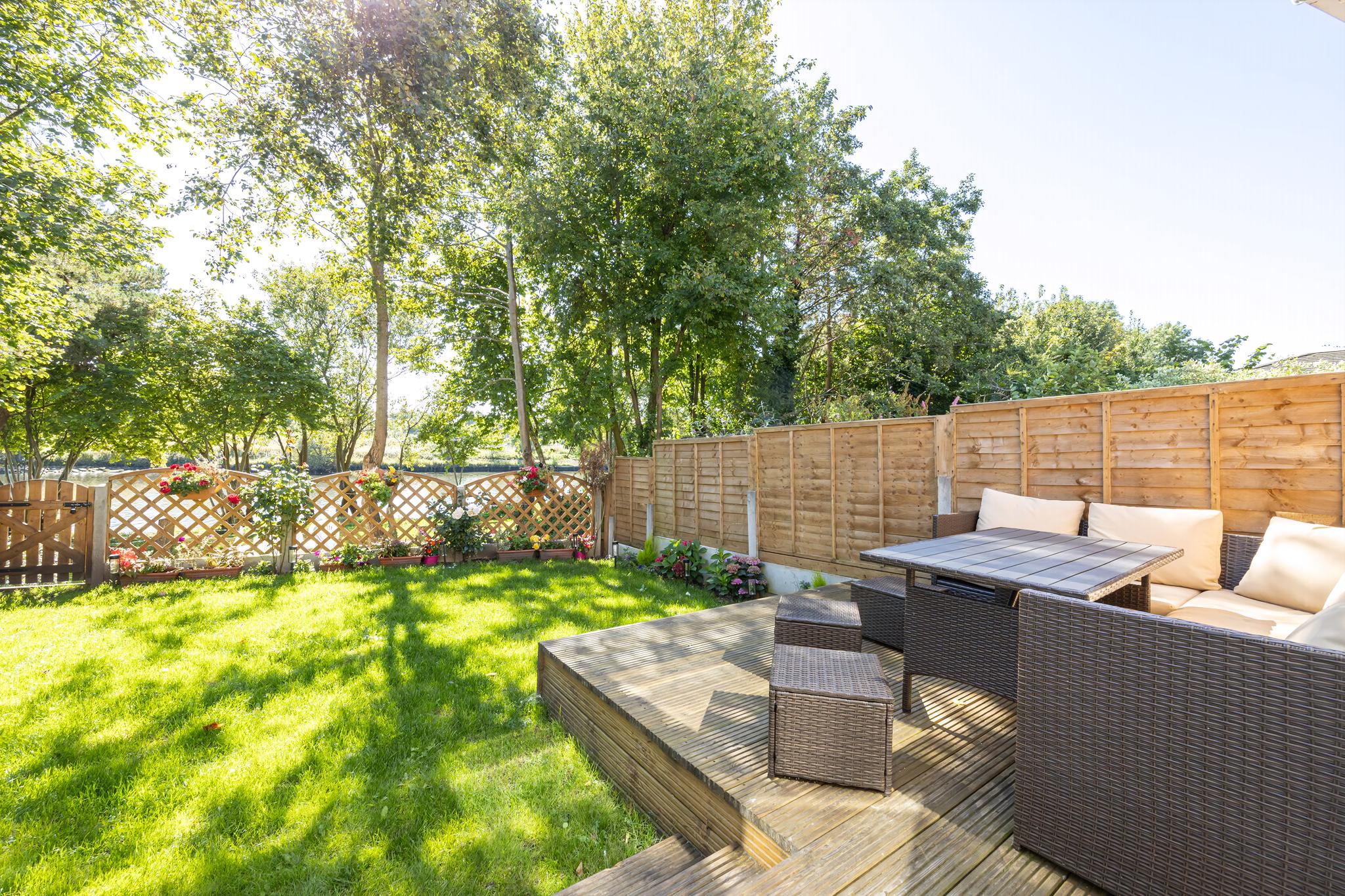 GuestReady - A Haven by the River in 45 Langland Drive, Eccles, Manchester, UK M30 7NJ - Property image 34 - VivreStays