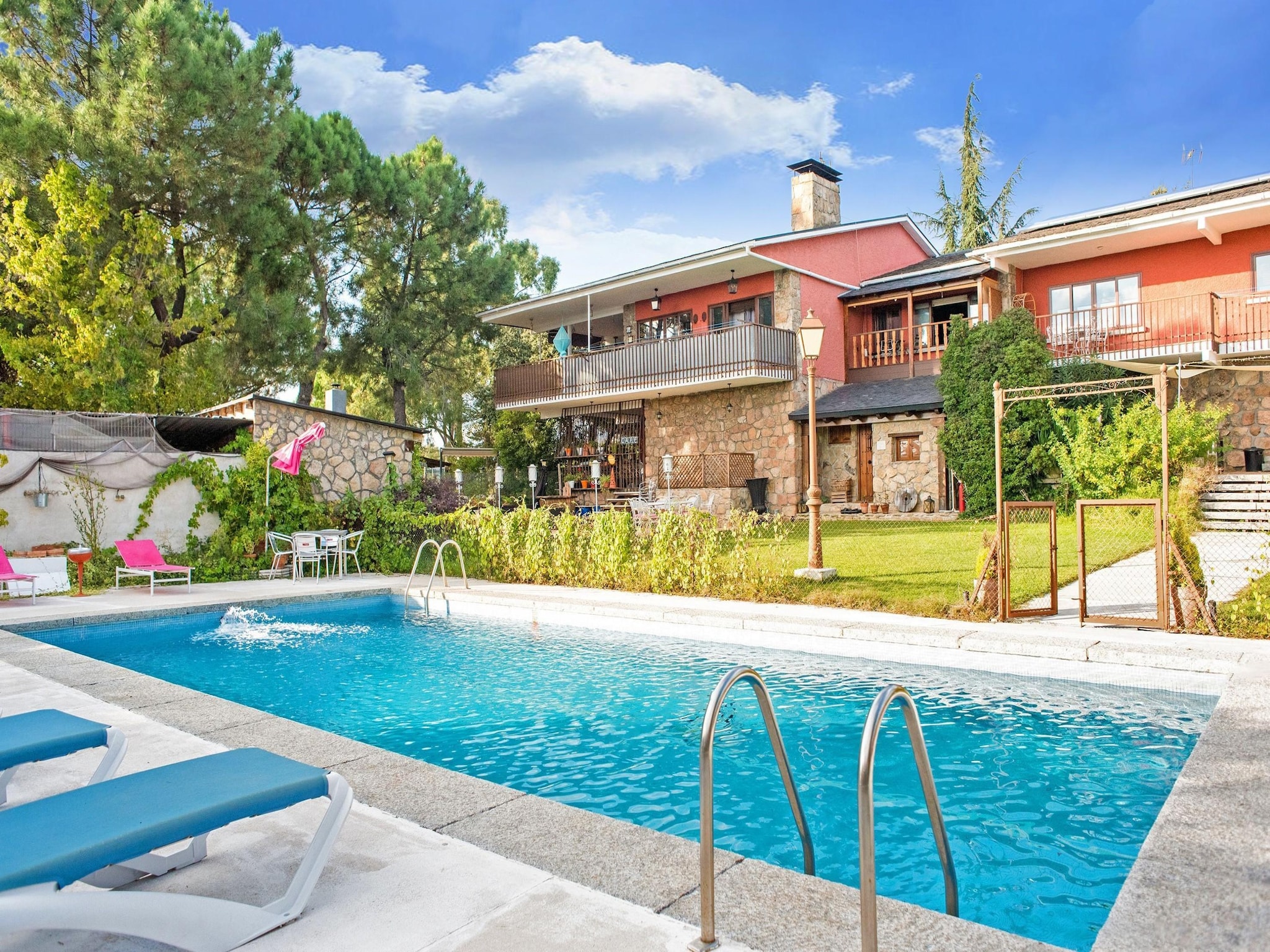 Apartment In Galapagar With Pool And Garden - Espagne