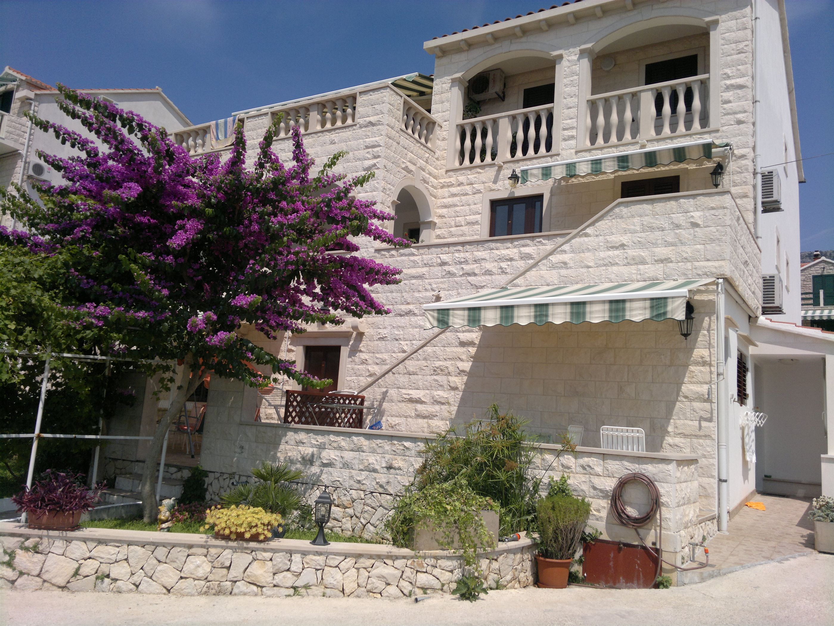 Ferienhaus in Bol - island Brac (Kroatien) und 2 Hunde erlaubt