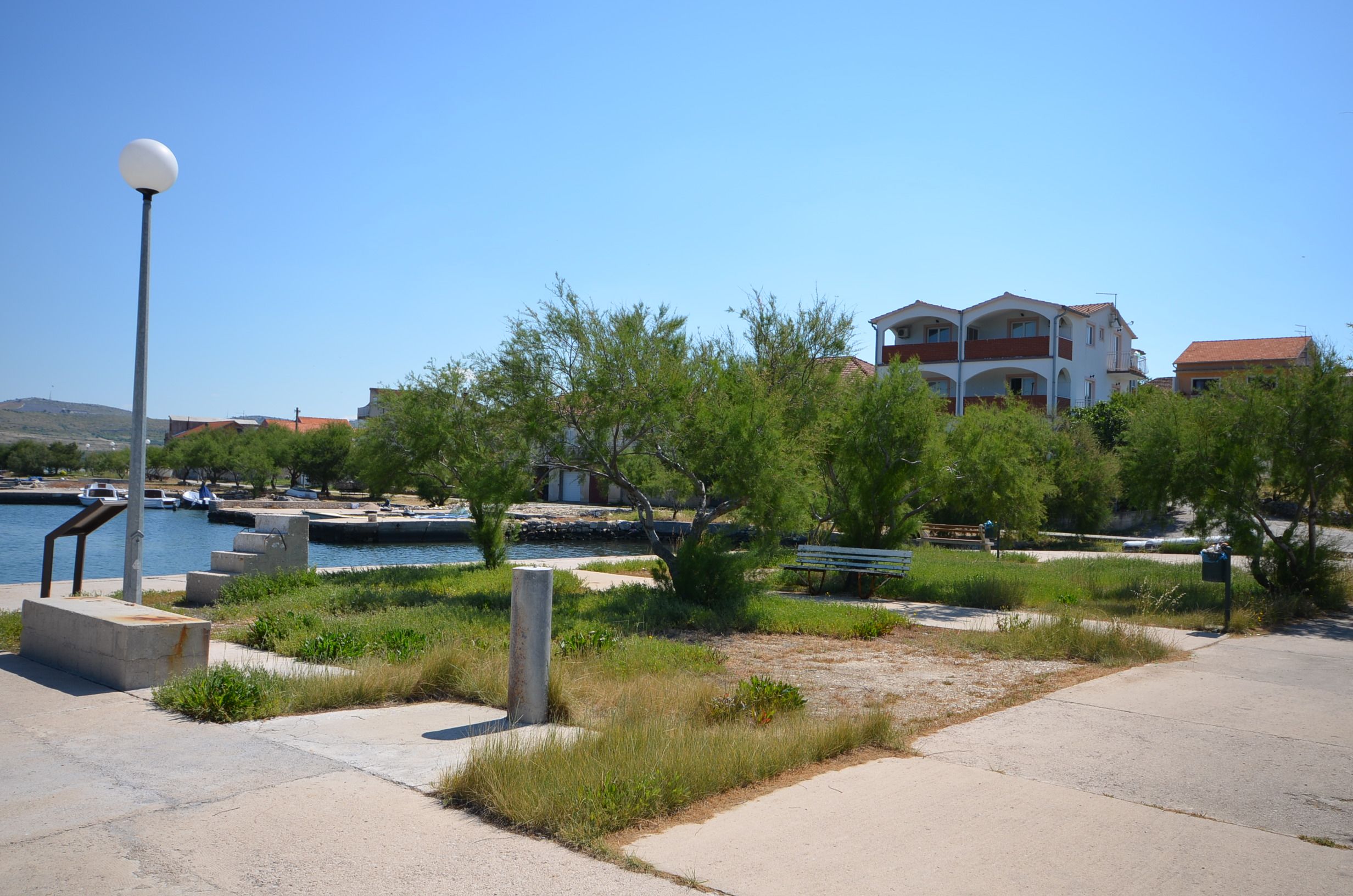 Vakantiehuis in Jadrtovac (Kroatië) 2 honden zijn welkom