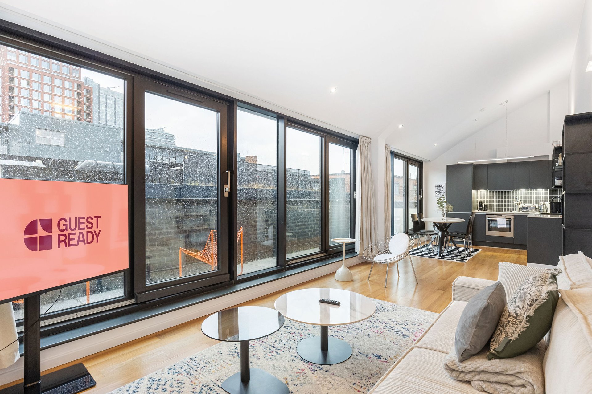 Stylish Hoxton Duplex   Perfect for Couples   Small Groups in flat 14, 22 Westland Place, London N1 7JR, UK, London, United Kingdom - Property image 8 - VivreStays