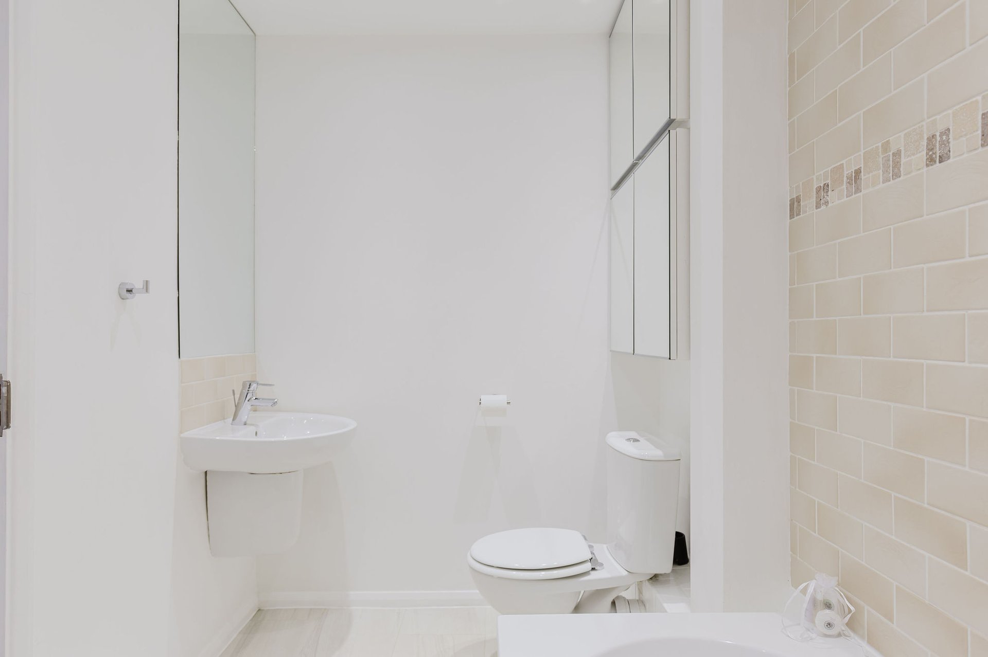 GuestReady - Modern 2bed with Garden in Southwark in 58 Henley Drive, London SE1 3AR, UK, London, United Kingdom - Property image 23 - VivreStays