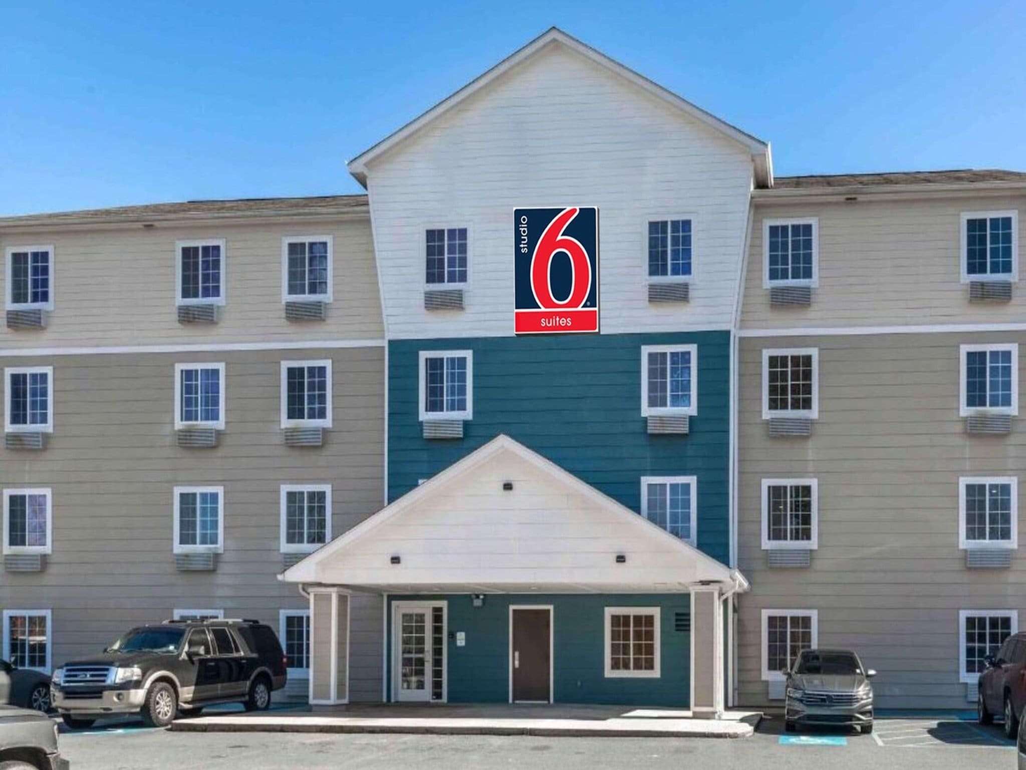 1 Full Bed | Smoking, Kitchen - Louisiana