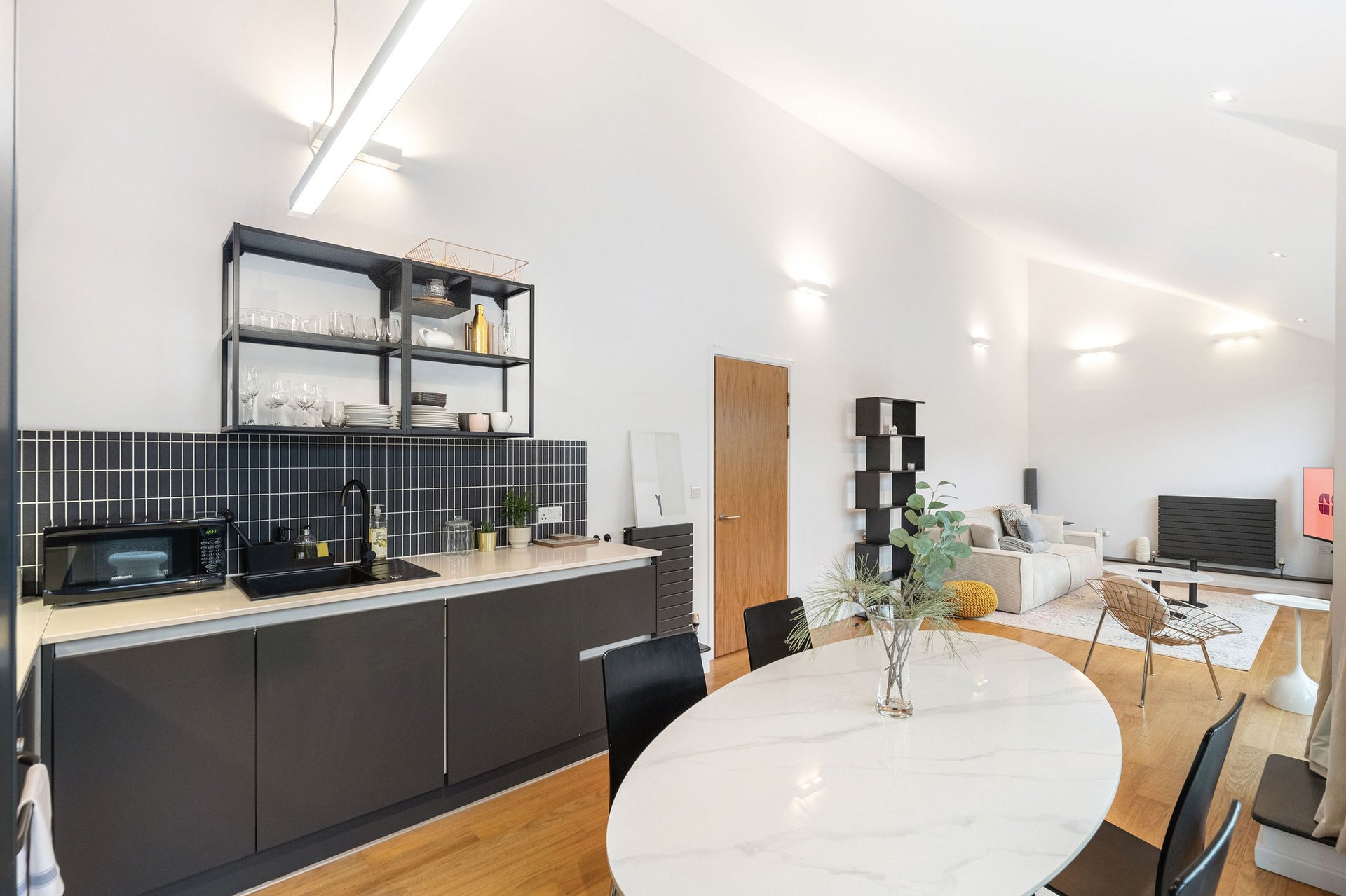 Stylish Hoxton Duplex   Perfect for Couples   Small Groups in flat 14, 22 Westland Place, London N1 7JR, UK, London, United Kingdom - Property image 9 - VivreStays