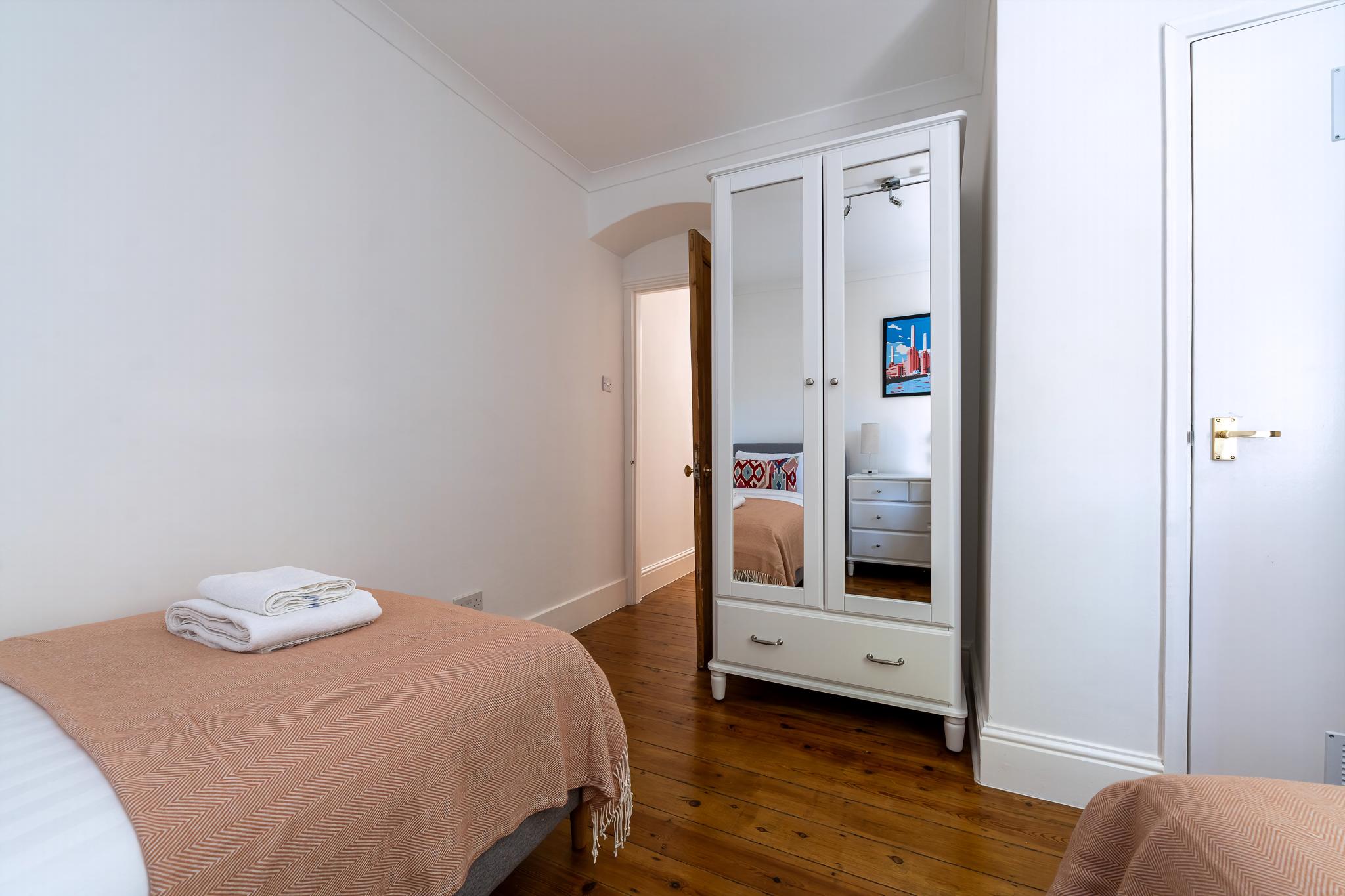 GuestReady - 2bed Battersea flat with Patio in 59 Broughton Street, London SW8 3QX, UK, London, United Kingdom - Property image 11 - VivreStays