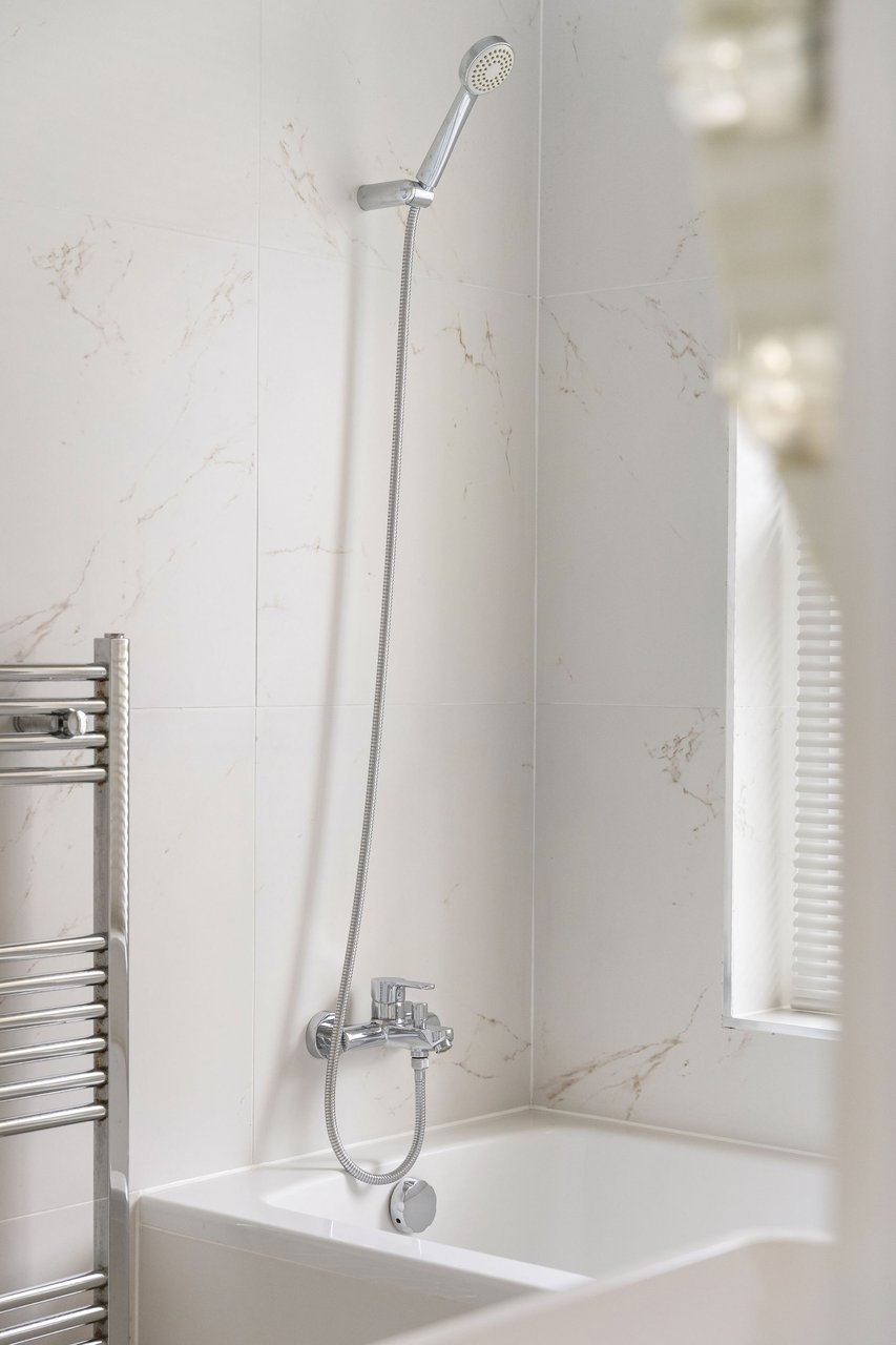 GuestReady - Charming Kensington Flat in flat 4, 34 Avonmore Road, London W14 8RS, UK W14 8RU - Property image 25 - VivreStays