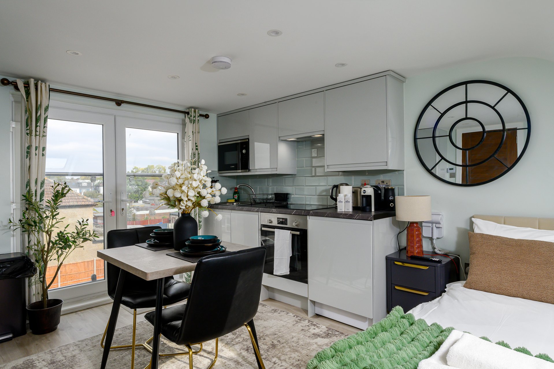 View GuestReady - Modern studio near Wembley Stadium in 8 Perimeade Road, Perivale, Greenford UB6 7AR, UK UB6 7AR GuestReady - Modern studio near Wembley Stadium in 8 Perimeade Road, Perivale, Greenford UB6 7AR, UK UB6 7AR - Property image 7 - VivreStays