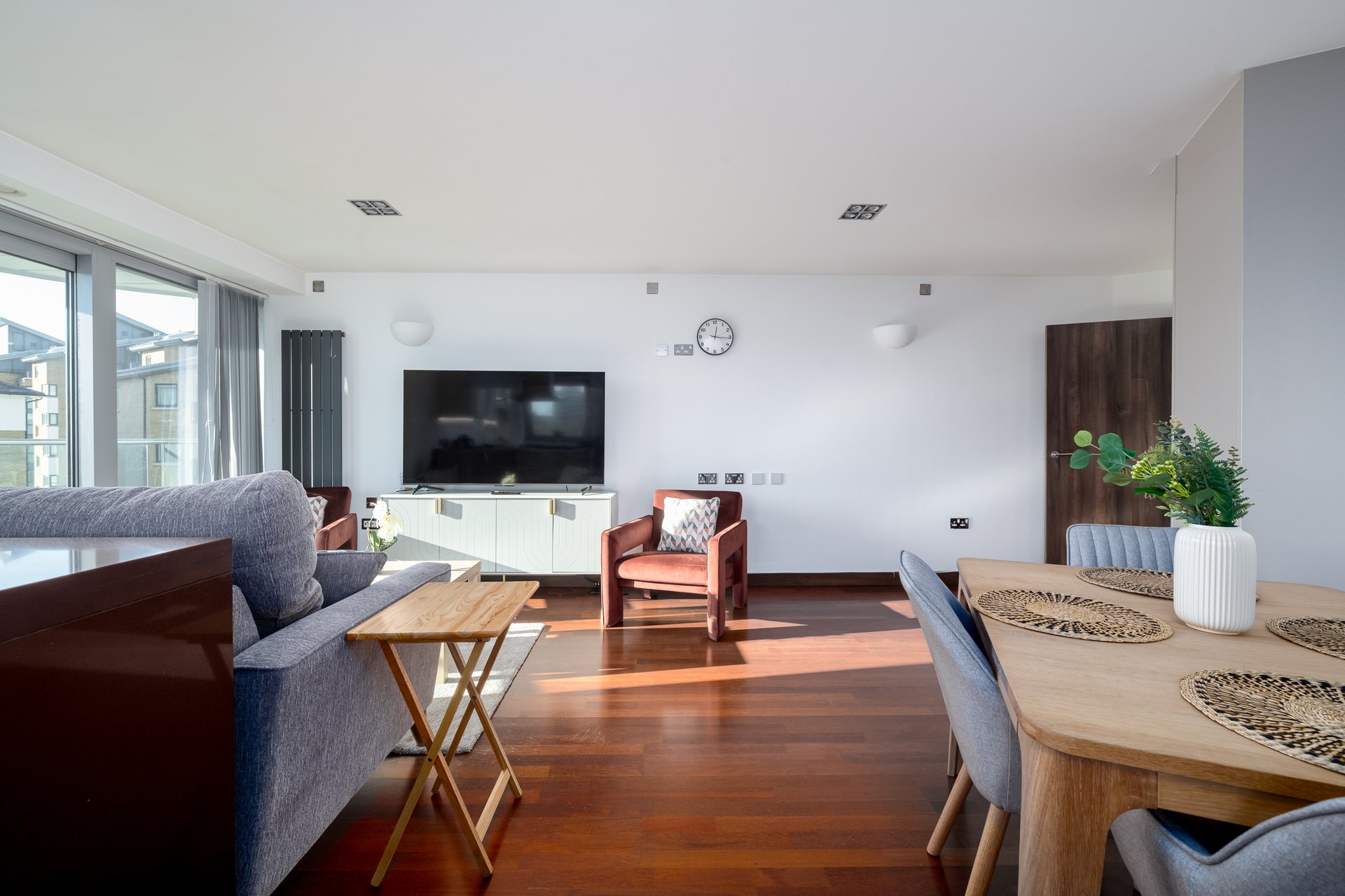 GuestReady - Modern 2bed w Balcony in Battersea in Flat 43 Orbis Wharf, Bridges Court Road, London SW11 3GW, UK, London, United Kingdom - Property image 4 - VivreStays