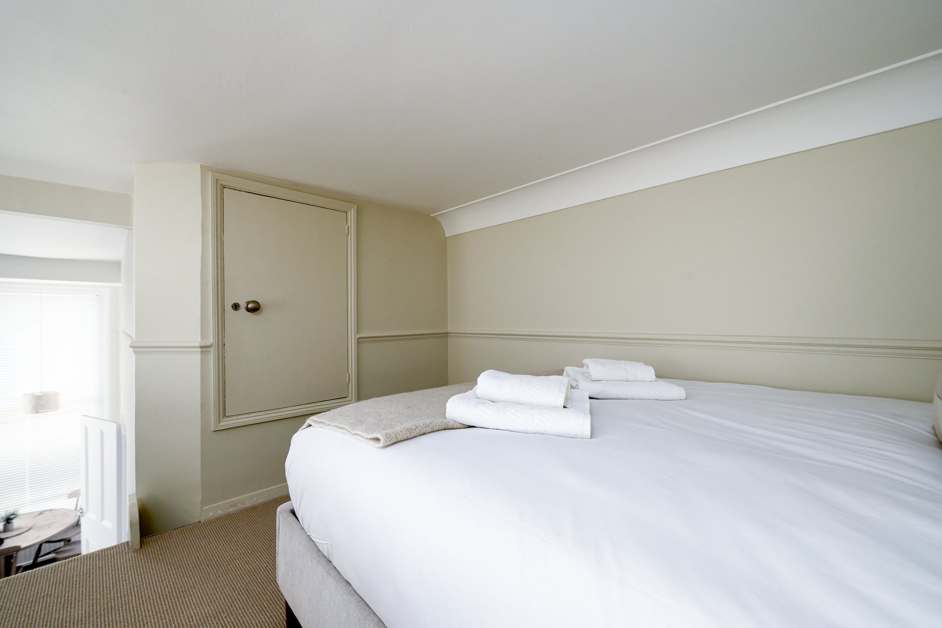 GuestReady - Cosy Loft Studio in Chiswick in flat 2, 2 Devonshire Gardens, London W4 3TW, UK W4 3TW - Property image 6 - VivreStays