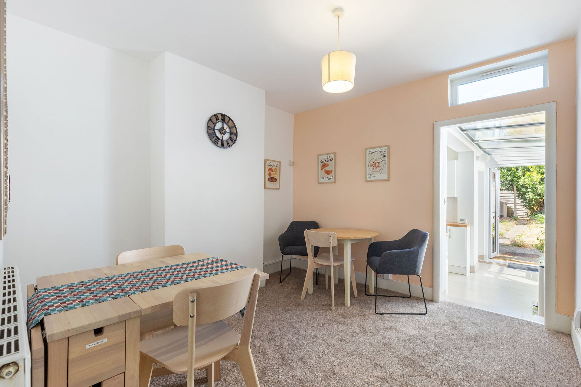 View GuestReady - Charming Kingston Home with Garden in 71 Acre Rd, Kingston upon Thames KT2 6ES, UK KT2 6ES GuestReady - Charming Kingston Home with Garden in 71 Acre Rd, Kingston upon Thames KT2 6ES, UK KT2 6ES - Property image 21 - VivreStays
