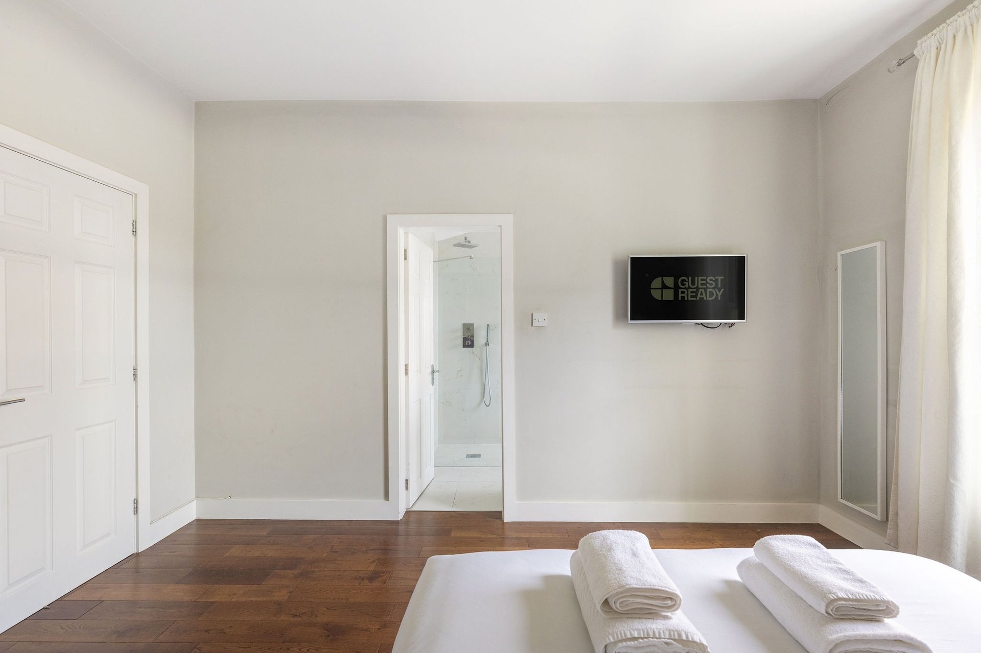 GuestReady - Charming Kensington Flat in flat 4, 34 Avonmore Road, London W14 8RS, UK W14 8RU - Property image 18 - VivreStays