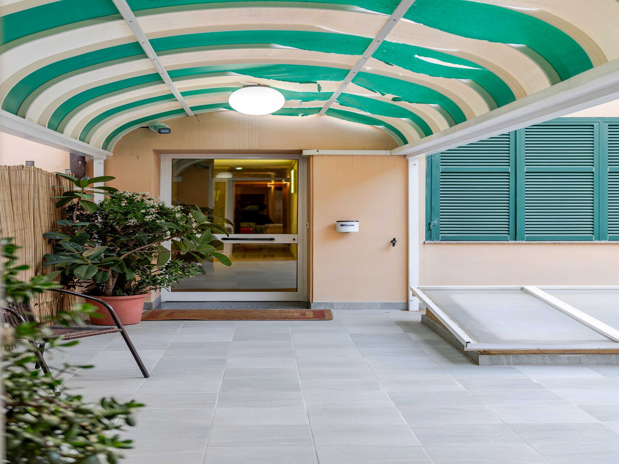 Hotel 3 Serenity And Charm In The Heart Of Ventimiglia - Vintimille