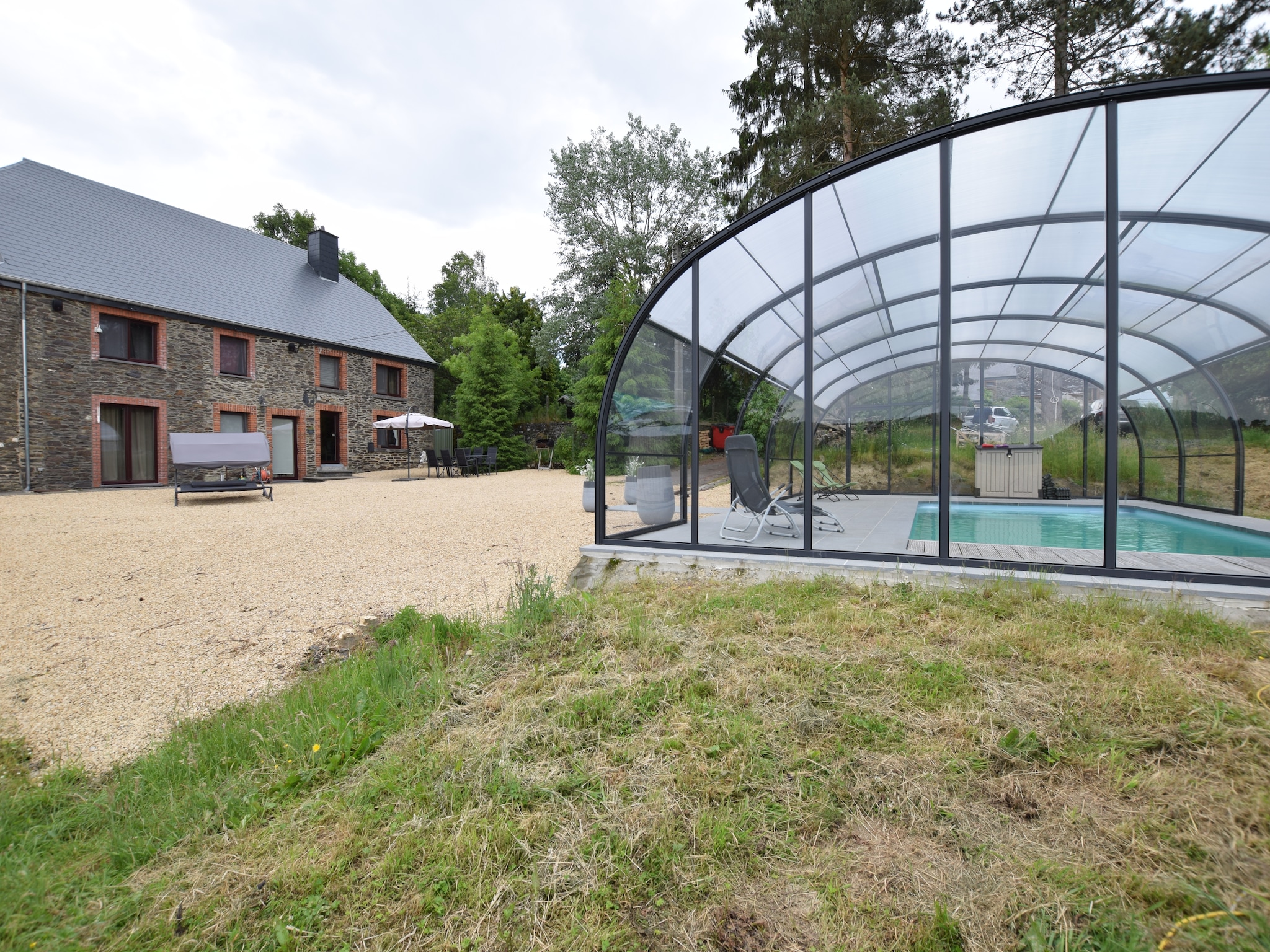 Cottage In Ardennes With Heated Pool - Bélgica