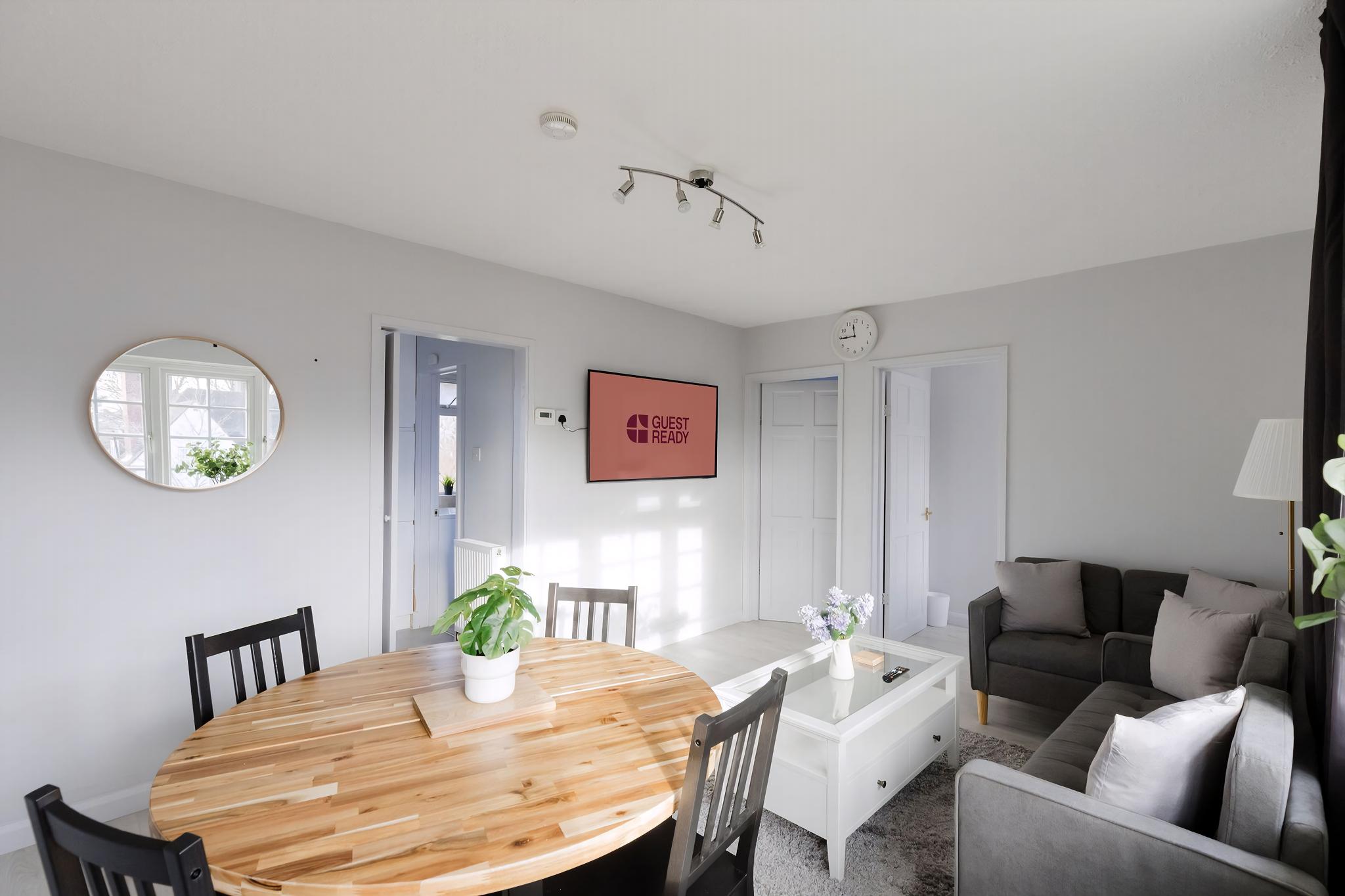 GuestReady - Charming Retreat in North-West London in 20 Goldsmith Lane, London NW9 9AH, UK NW9 9AH - Property image 5 - VivreStays