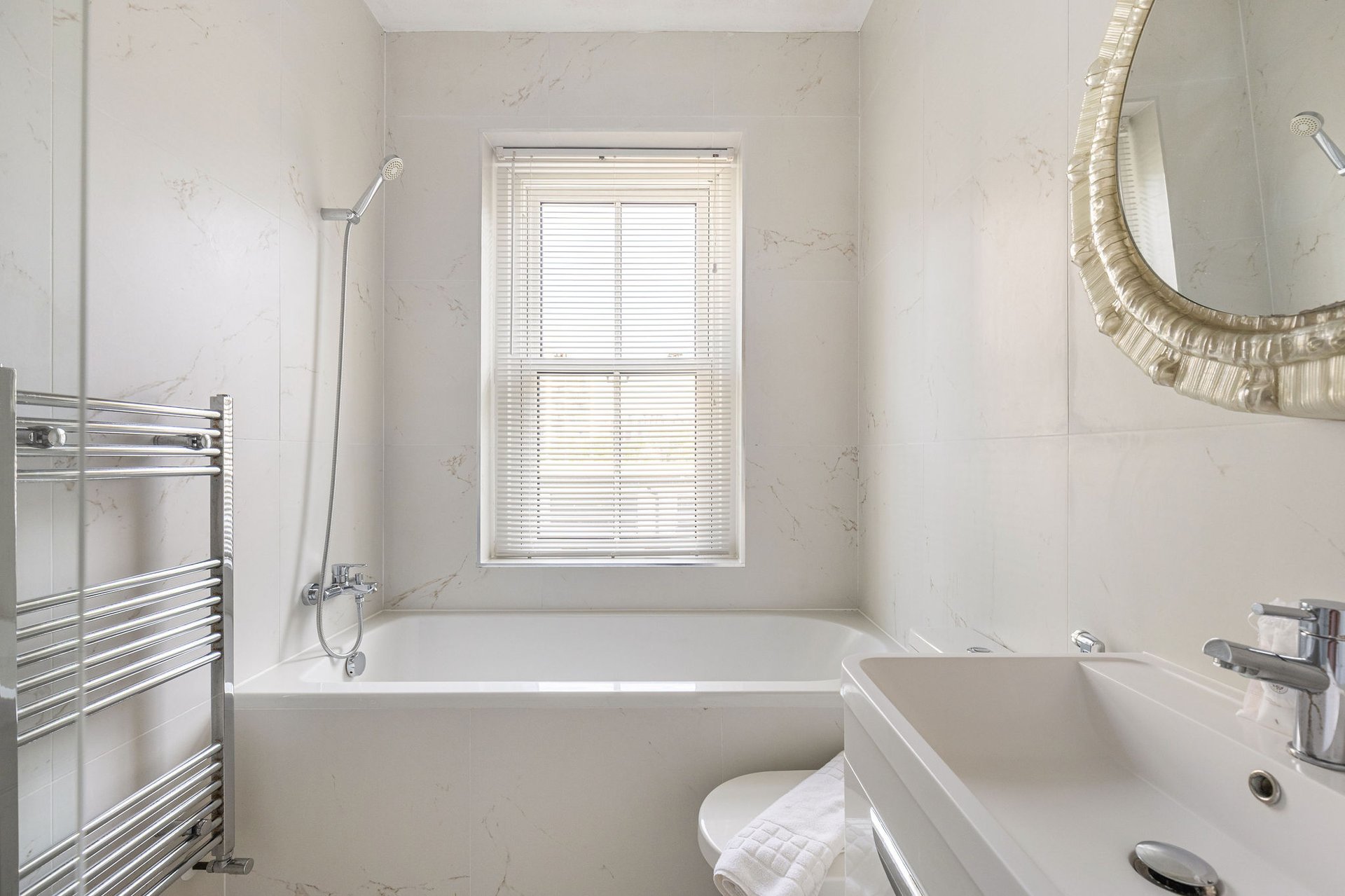 GuestReady - Charming Kensington Flat in flat 4, 34 Avonmore Road, London W14 8RS, UK W14 8RU - Property image 23 - VivreStays