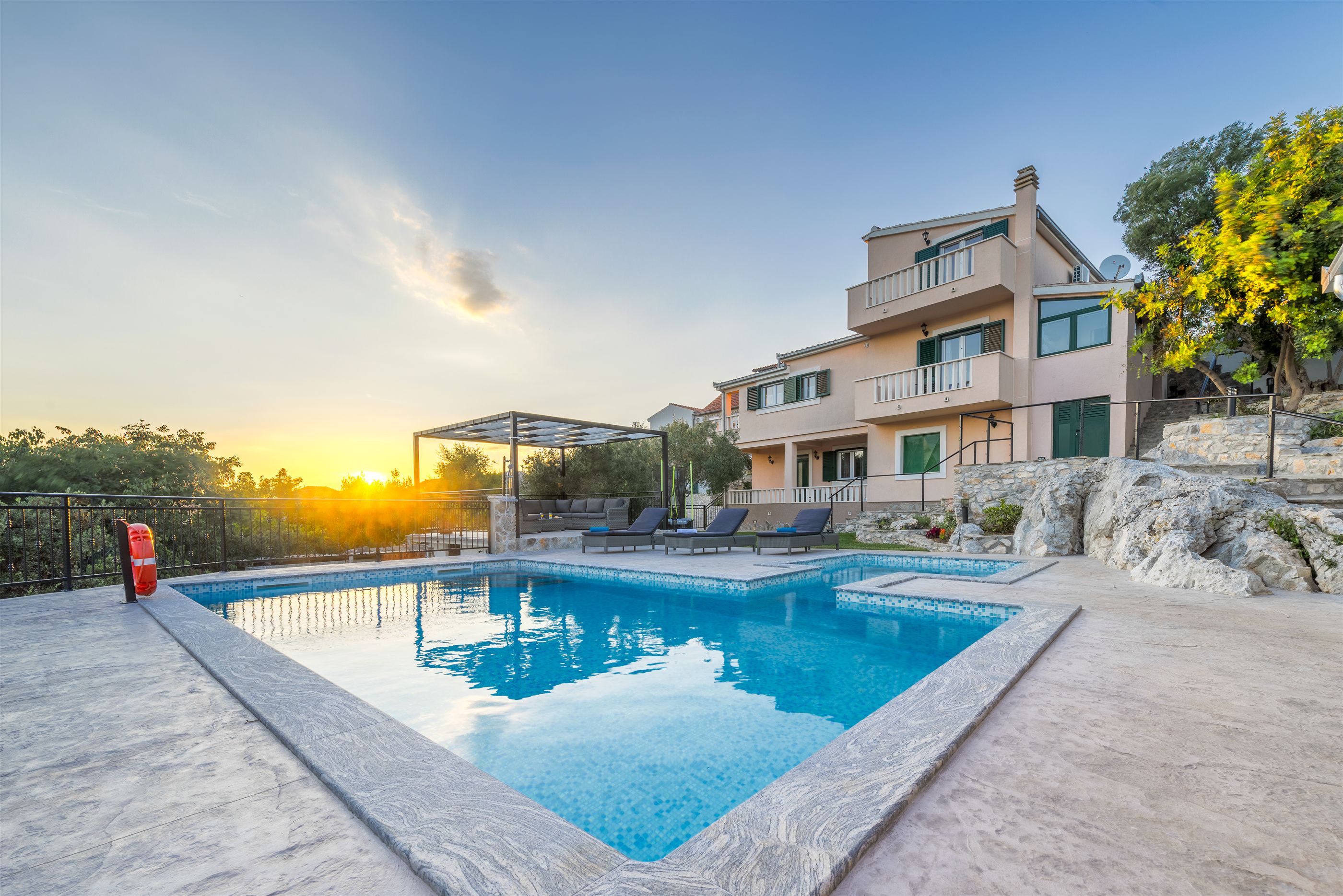 Vakantiehuis met omheinde tuin in Okrug Donji (Ciovo) (Kroatië) 2 honden zijn welkom