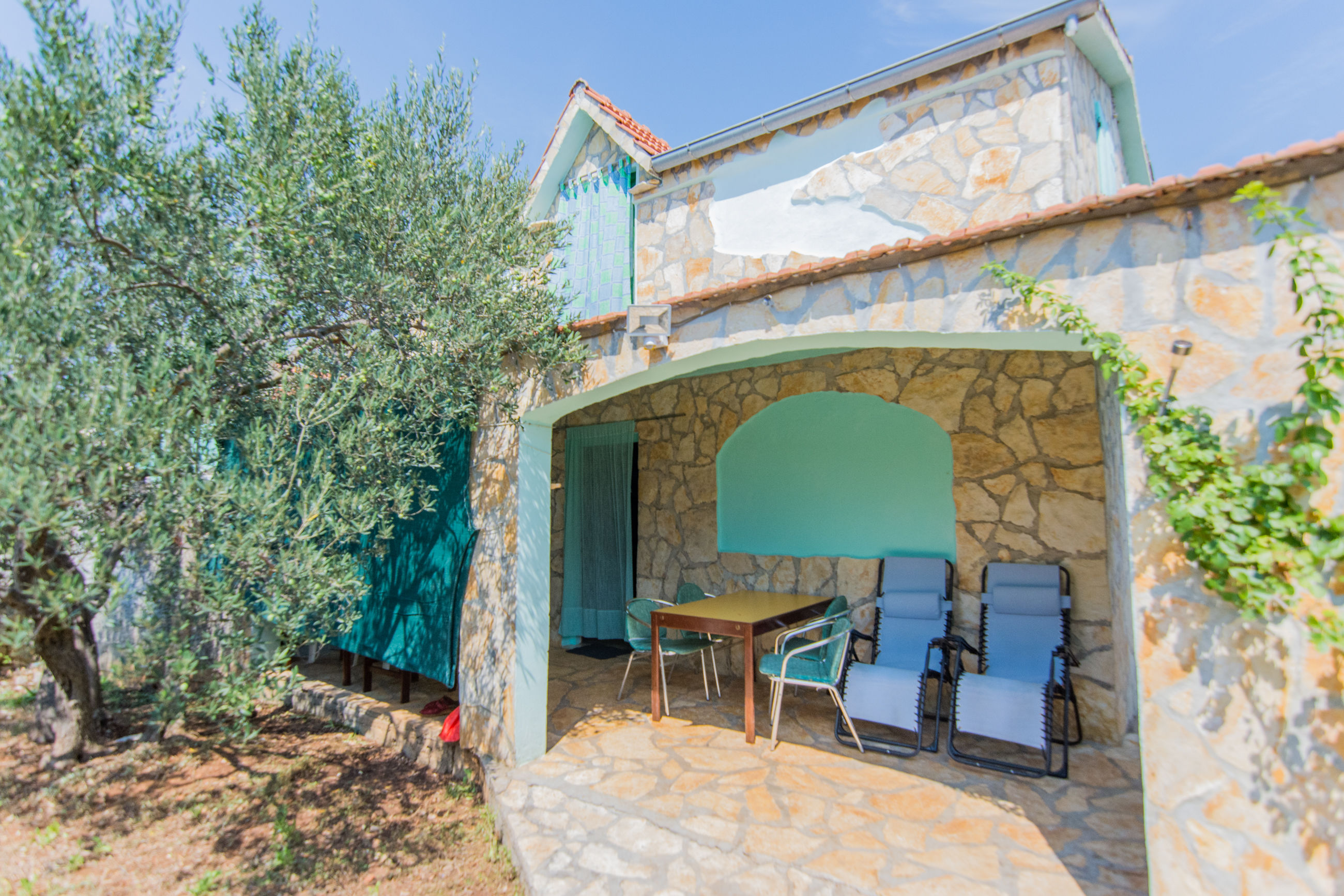 Ferienhaus mit umzäuntem Garten in Tkon - island Pasman (Kroatien) und 2 Hunde erlaubt