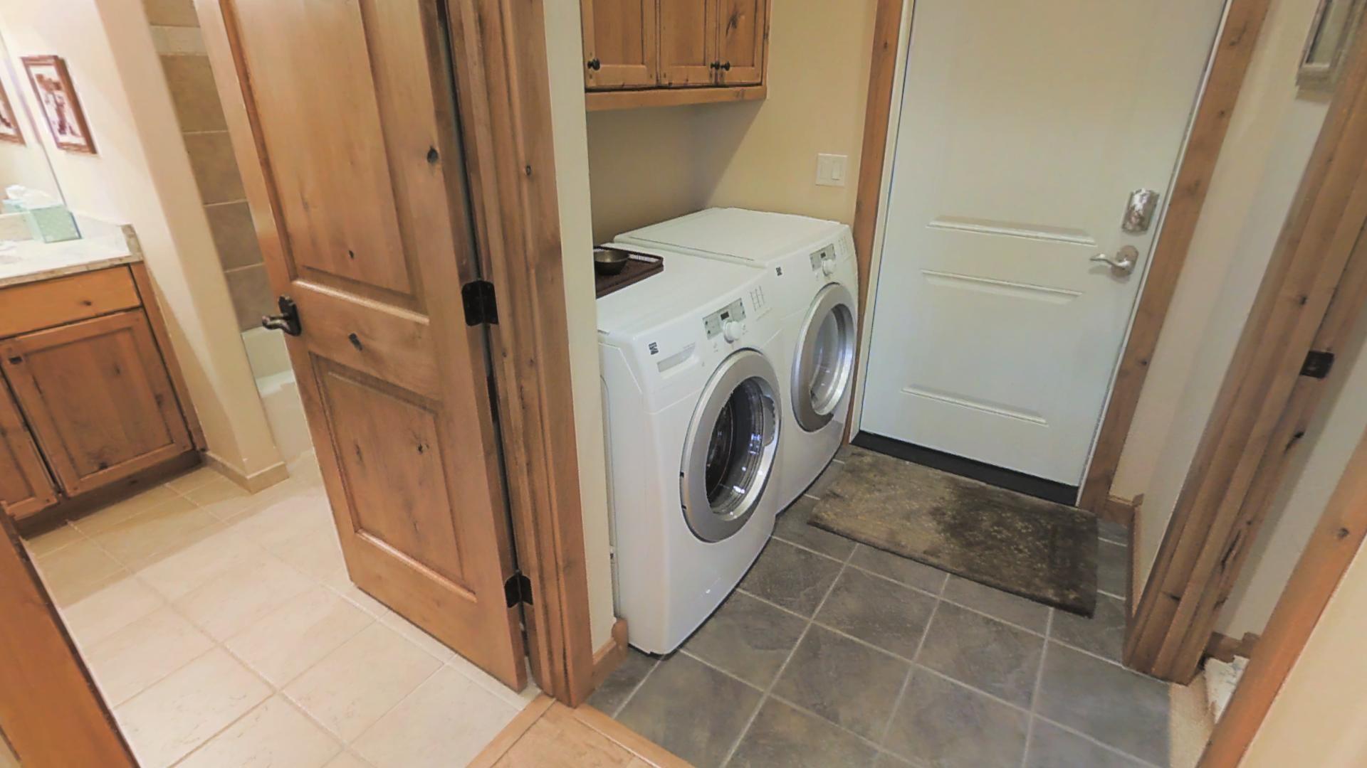 High End Living With Natural Lighting And Garage - Stunning Townhouse - Bozeman, MT