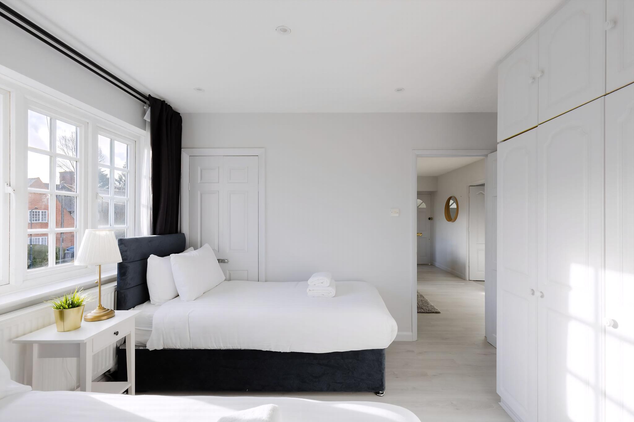 GuestReady - Charming Retreat in North-West London in 20 Goldsmith Lane, London NW9 9AH, UK NW9 9AH - Property image 12 - VivreStays