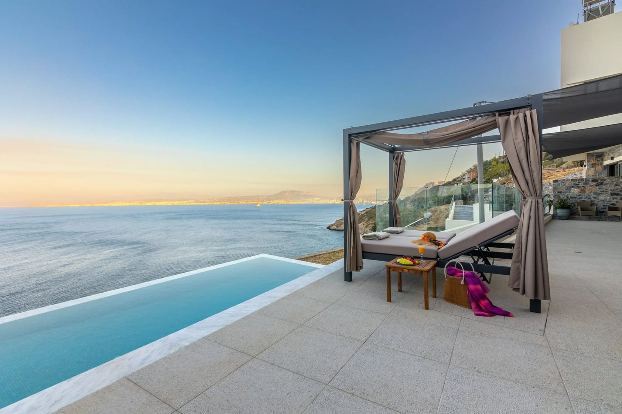 Villa 2 bedrooms, with sea view