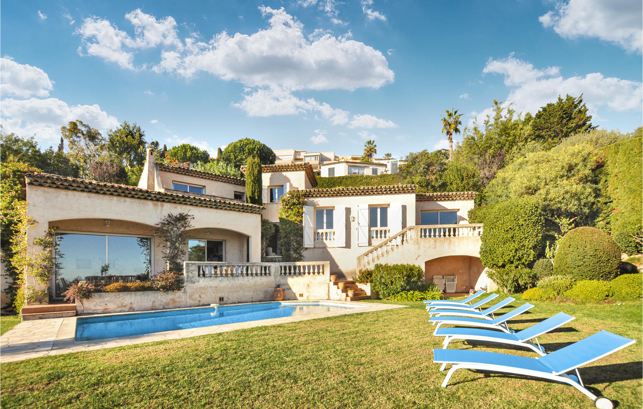 House 5 bedrooms, with sea view