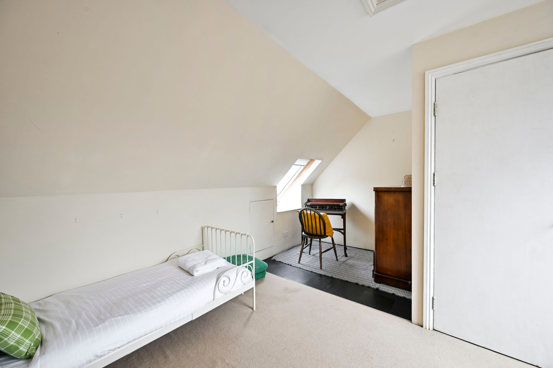 GuestReady - Spacious 4bed in Walthamstow in 44 Pretoria Avenue, London E17 7DE, UK, City of London, United Kingdom - Property image 10 - VivreStays