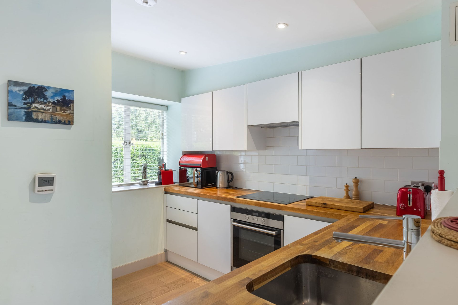 GuestReady - Charming 2bed with Patio in Putney in 23 Brandlehow Road, London SW15 2ED, UK, London, United Kingdom - Property image 9 - VivreStays