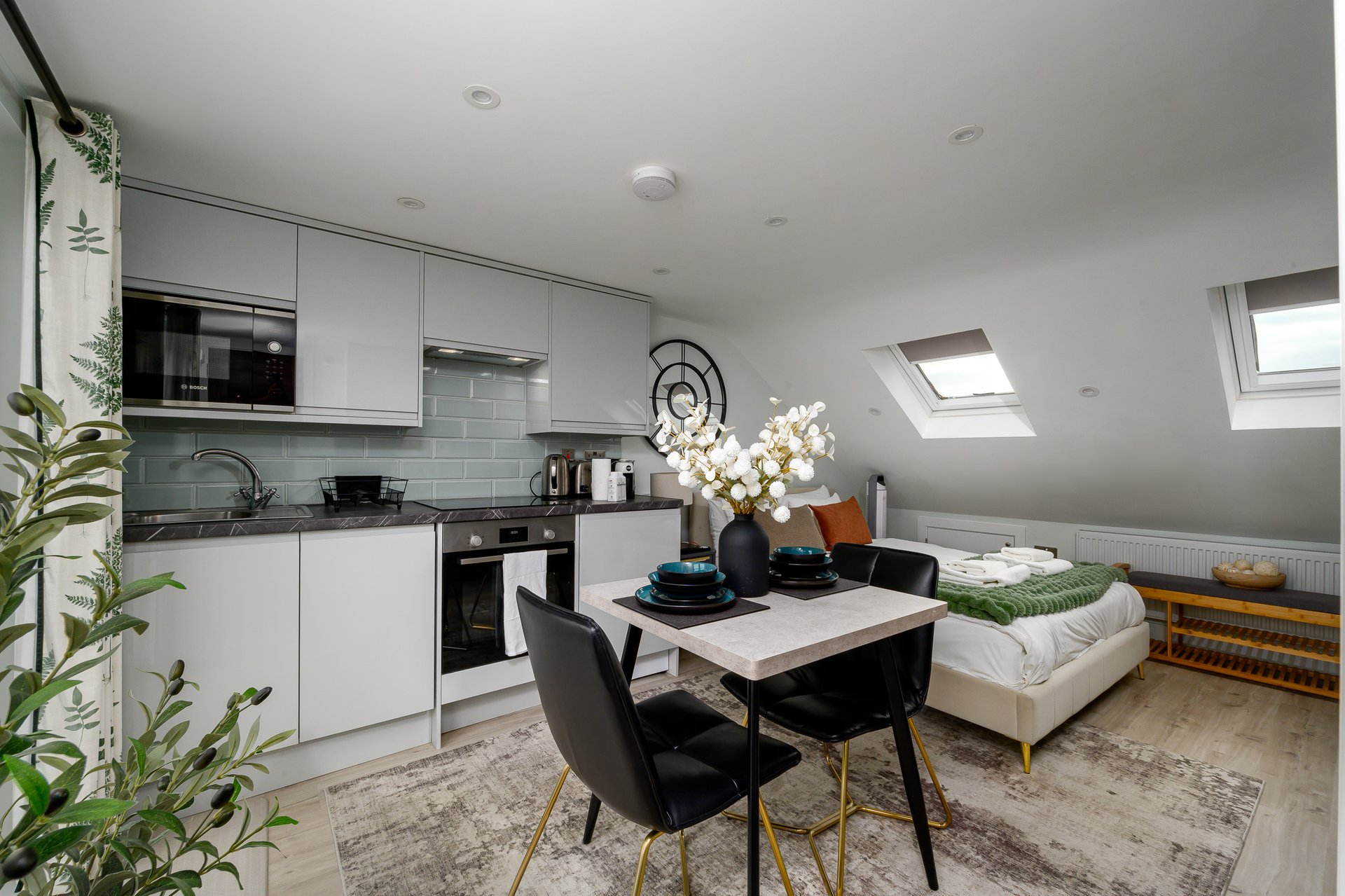 View GuestReady - Modern studio near Wembley Stadium in 8 Perimeade Road, Perivale, Greenford UB6 7AR, UK UB6 7AR GuestReady - Modern studio near Wembley Stadium in 8 Perimeade Road, Perivale, Greenford UB6 7AR, UK UB6 7AR - Property image 12 - VivreStays