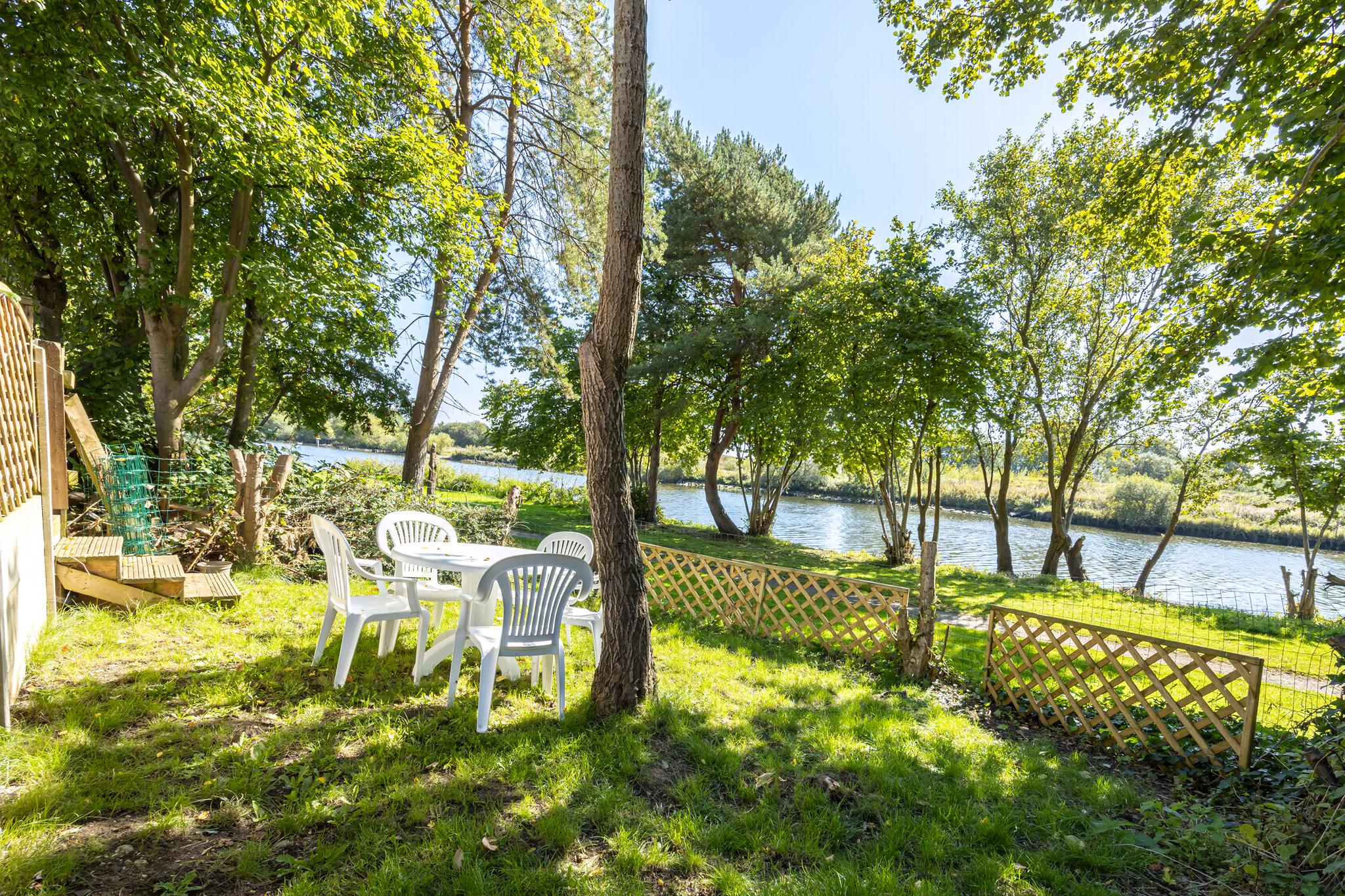 GuestReady - A Haven by the River in 45 Langland Drive, Eccles, Manchester, UK M30 7NJ - Property image 30 - VivreStays