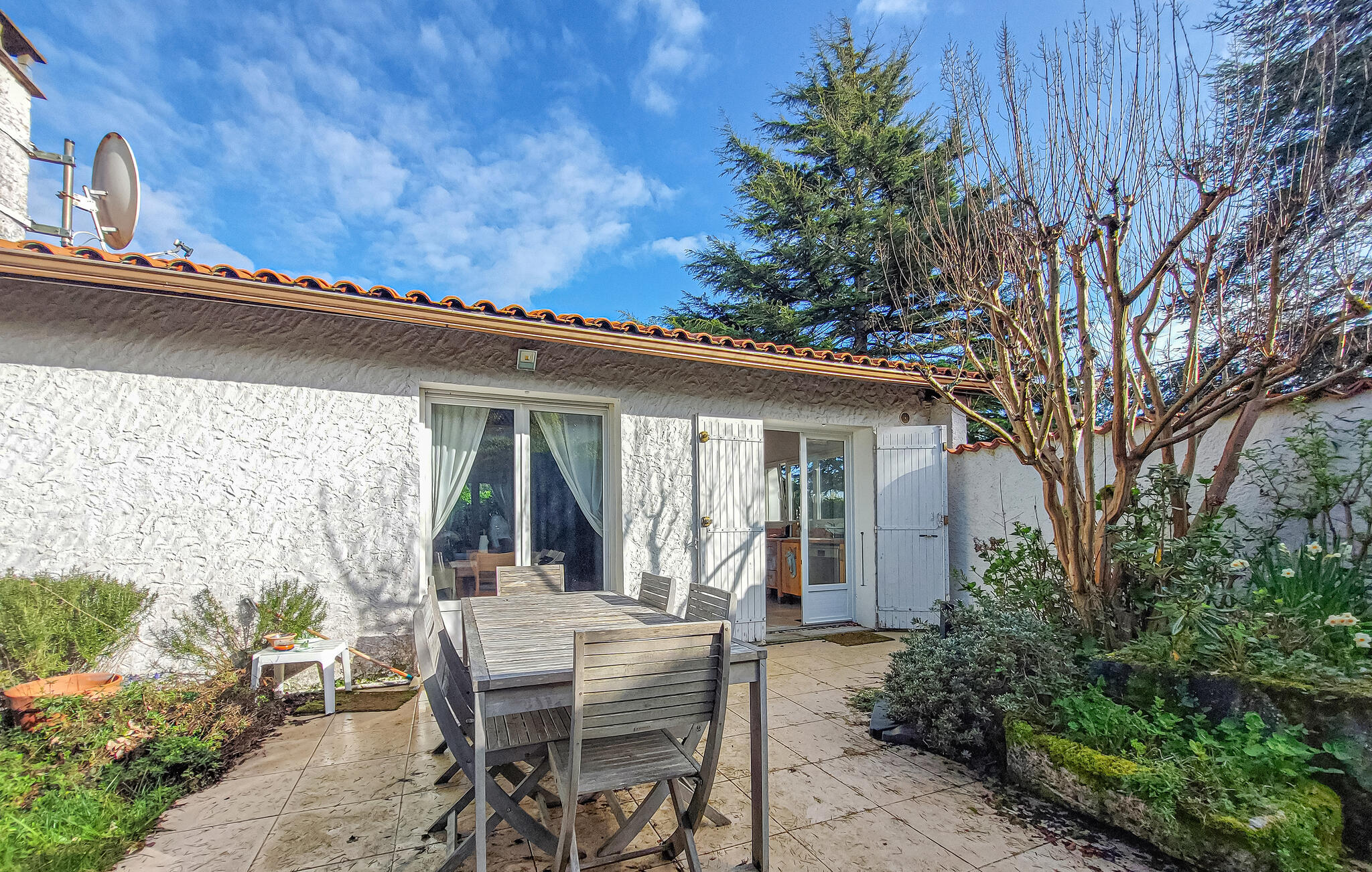 Maison de campagne moderne, 4 chambres, avec piscine