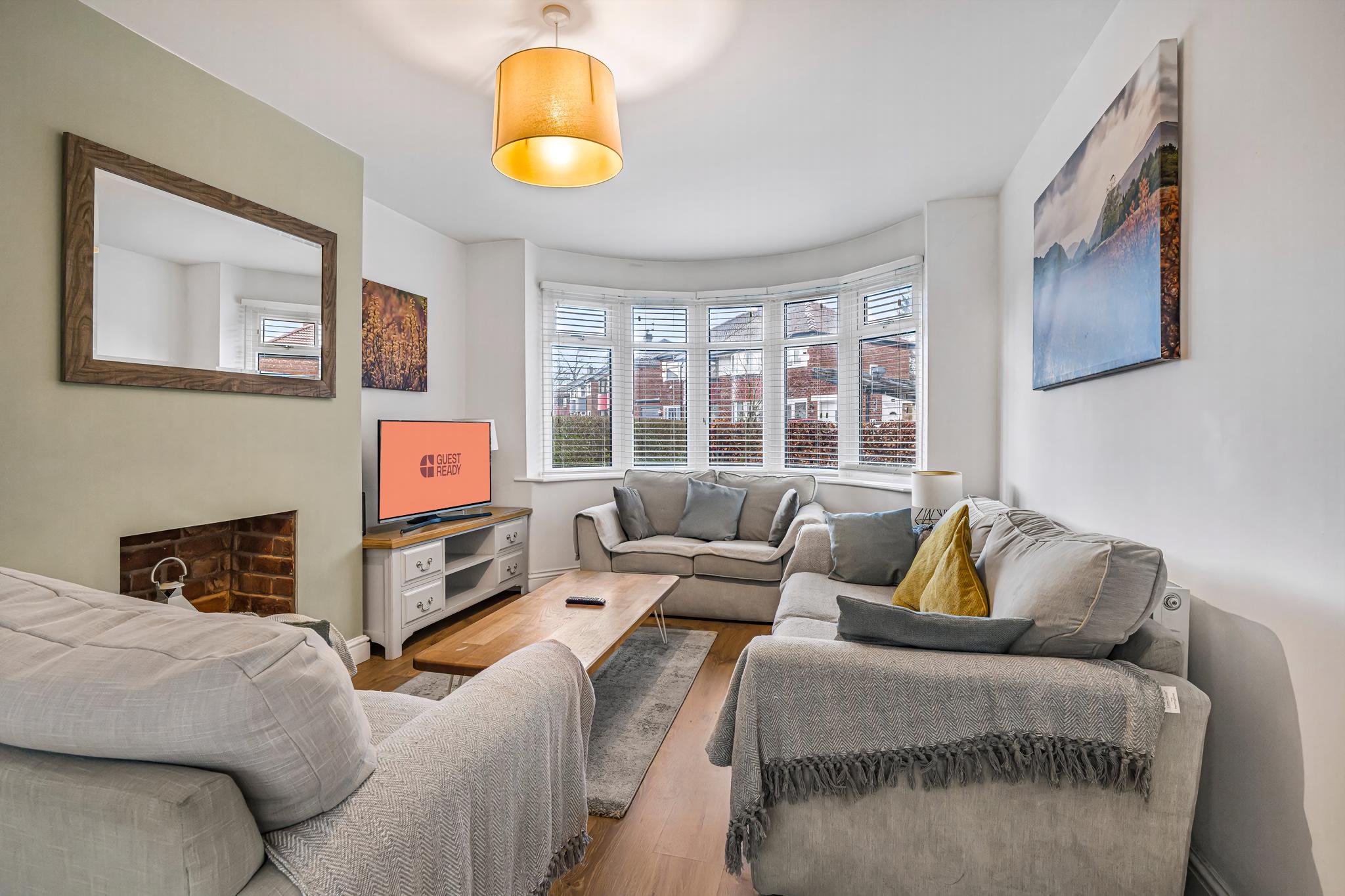 South Manchester Suburbs near Cheadle Village serviced apartment - UK - VivreStays