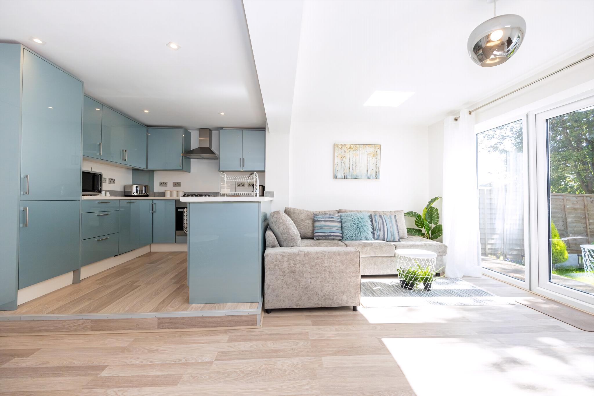 GuestReady - A Haven by the River in 45 Langland Drive, Eccles, Manchester, UK M30 7NJ - Property image 13 - VivreStays
