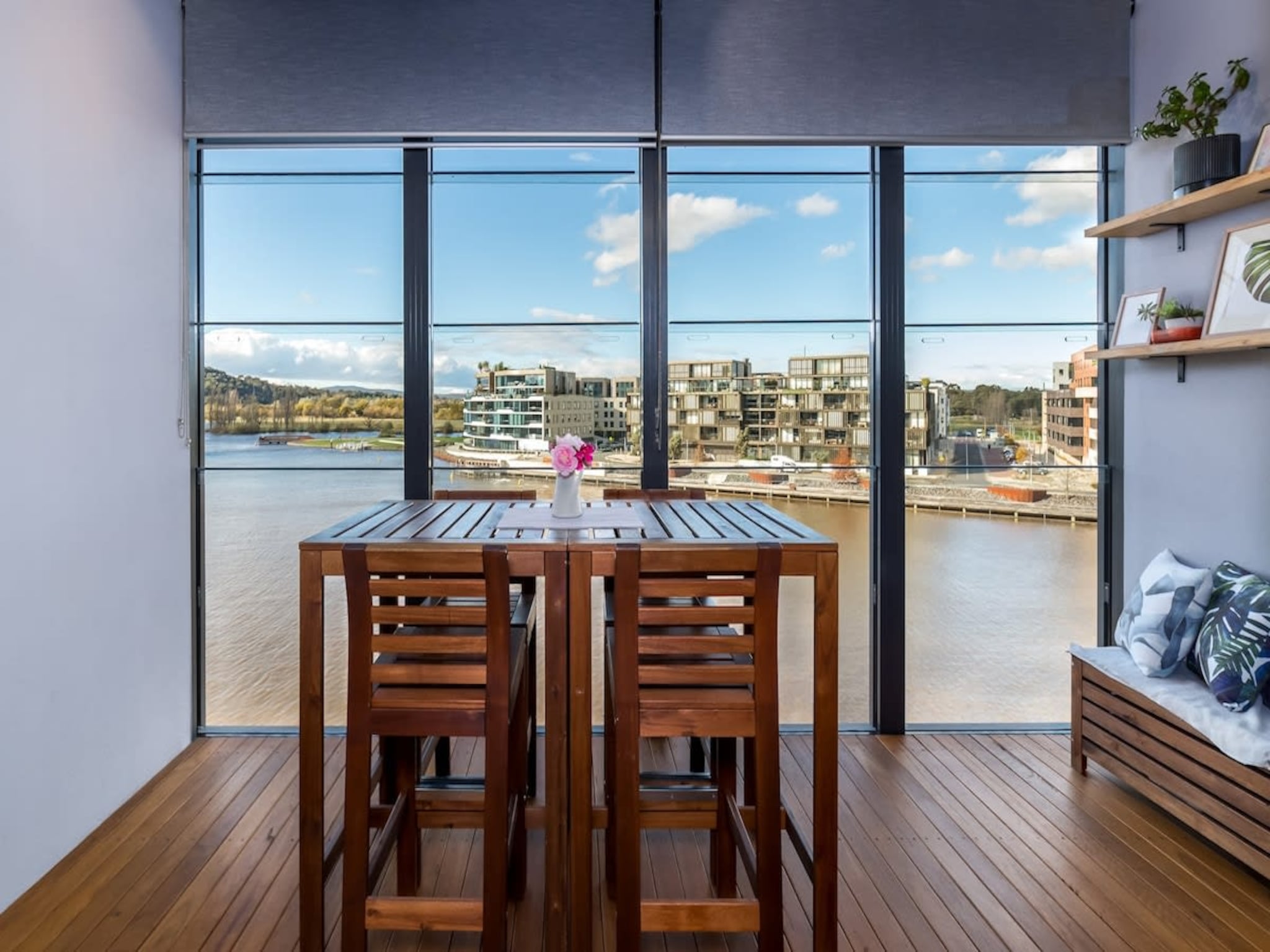 Stunning 1br Apartment With Water Views - Australia