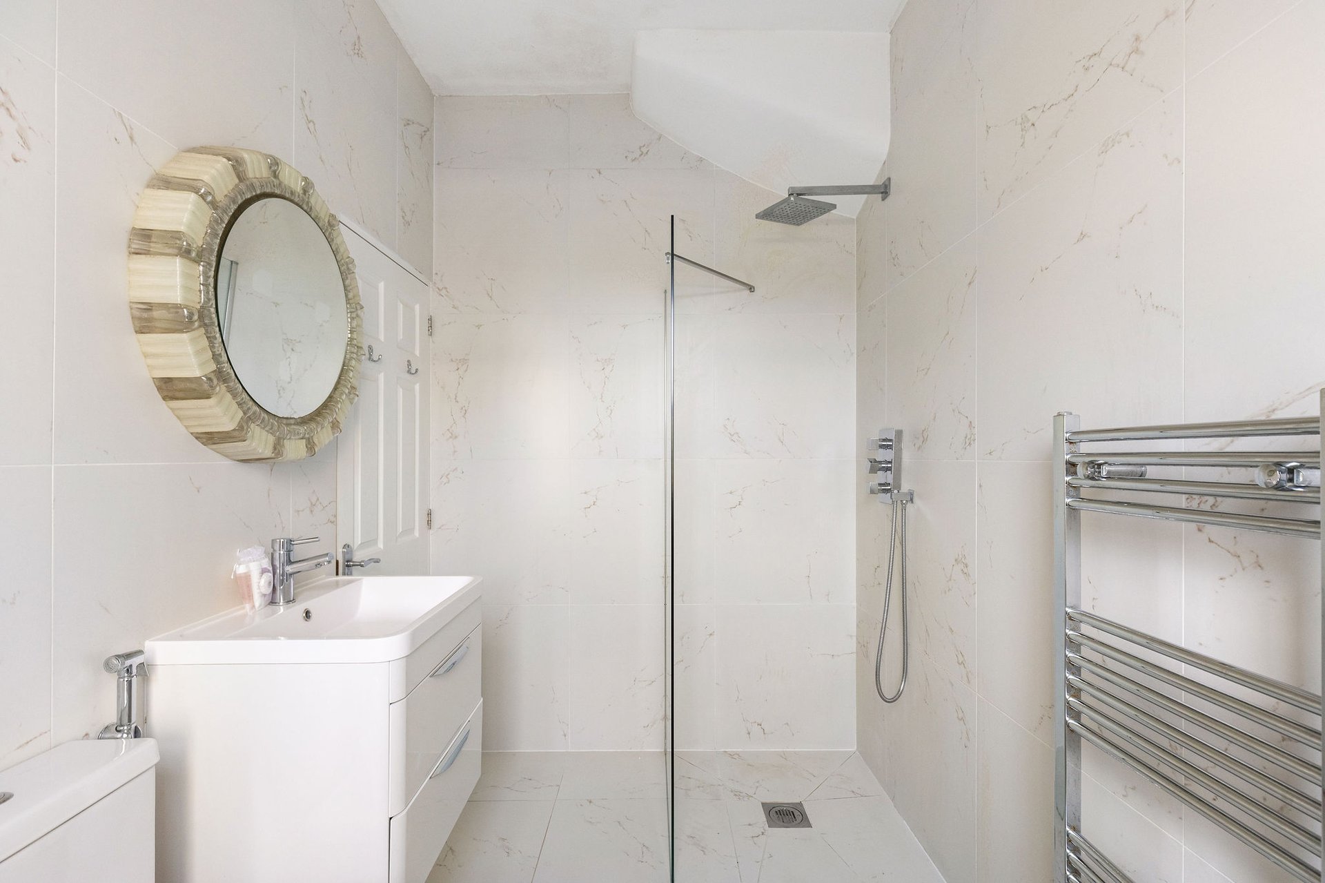 GuestReady - Charming Kensington Flat in flat 4, 34 Avonmore Road, London W14 8RS, UK W14 8RU - Property image 5 - VivreStays