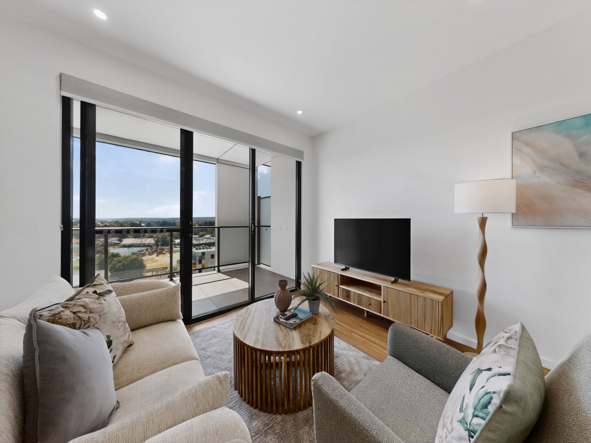 Brand New 2 Bed Apartment With City Views - Australia